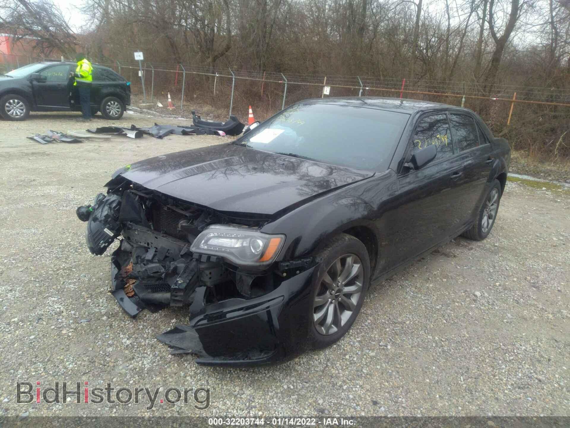 2014 CHRYSLER 300 - VIN: 2C3CCAGG3EH222598 - Фото 2