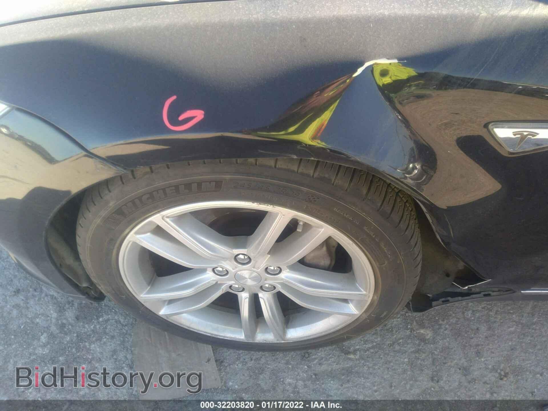 2014 TESLA MODEL S - VIN: 5YJSA1H18EFP28828 - Фото 12