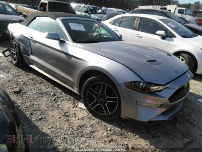 2020 Ford MUSTANG Ecoboost, silver — VIN 1FATP8UH5L5112877, IAAI