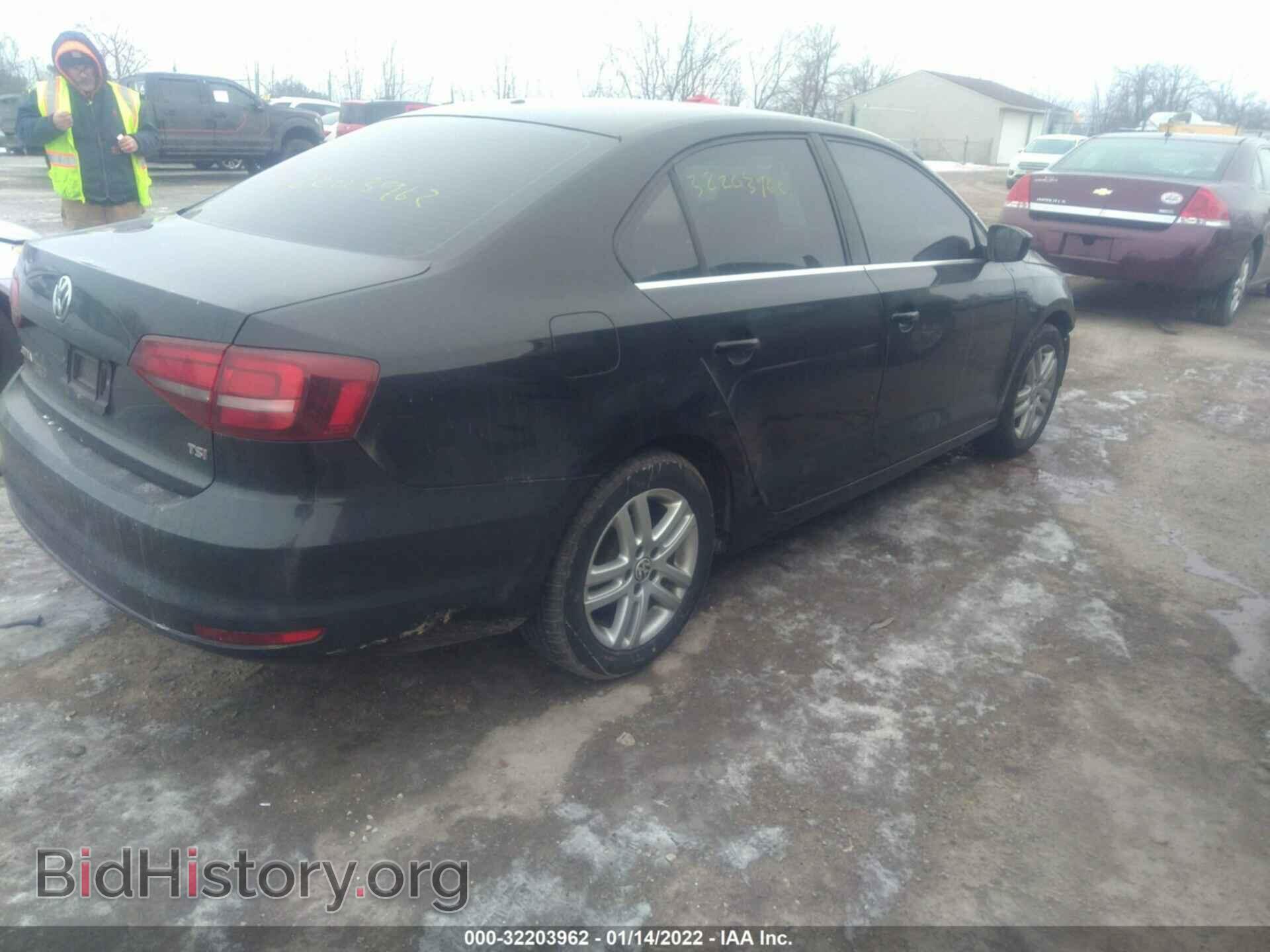 2017 VOLKSWAGEN JETTA - VIN: 3VW2B7AJ4HM247241 - Фото 4