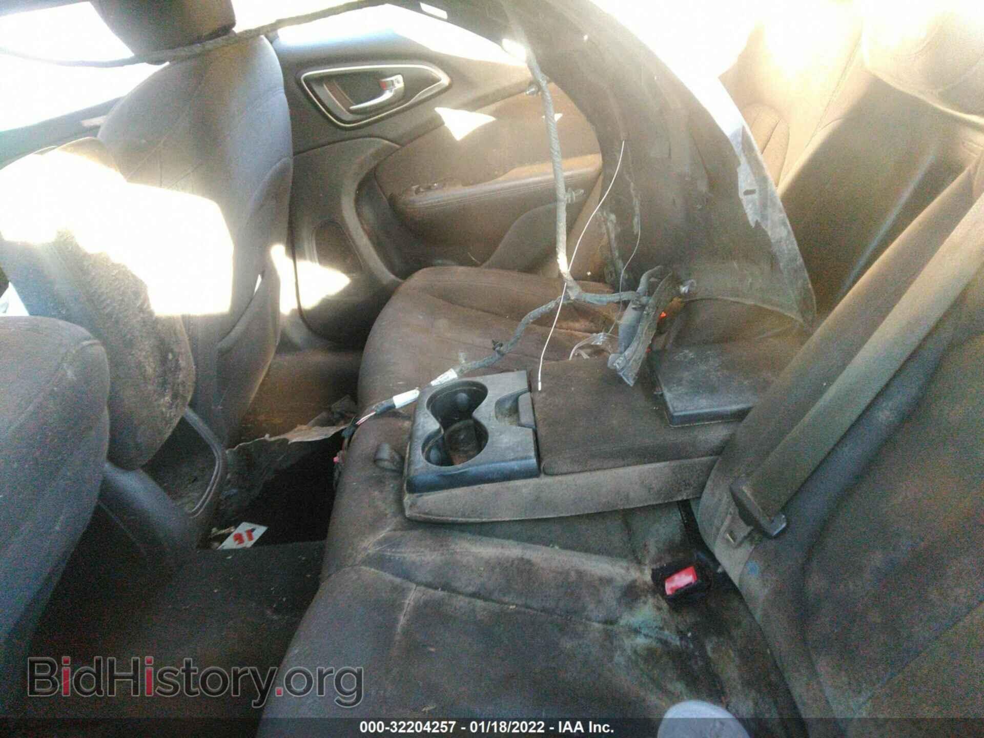 2015 CHRYSLER 200 - VIN: 1C3CCCAB3FN621061 - Фото 8