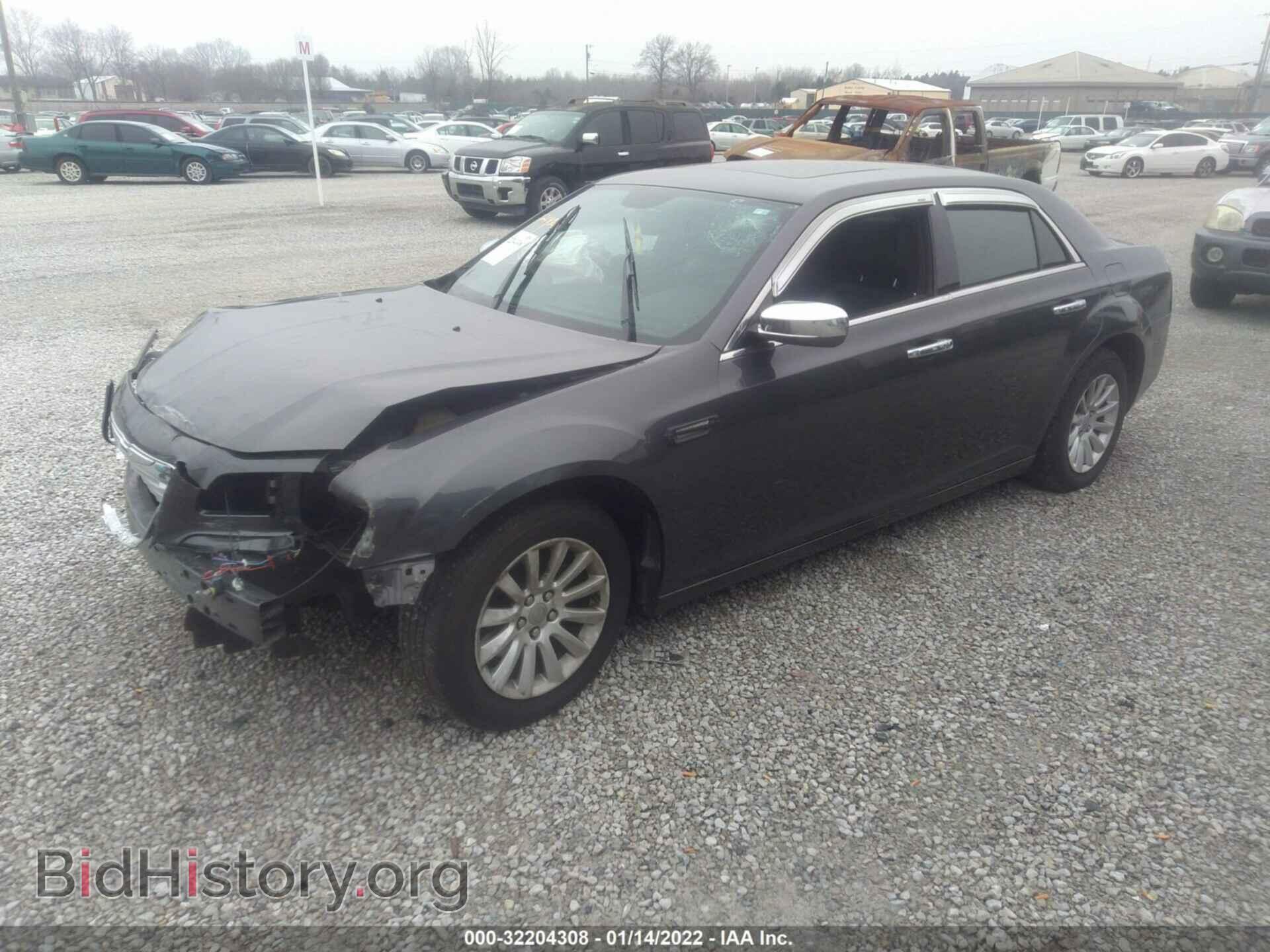 2013 CHRYSLER 300 - VIN: 2C3CCAAG7DH709813 - Фото 2
