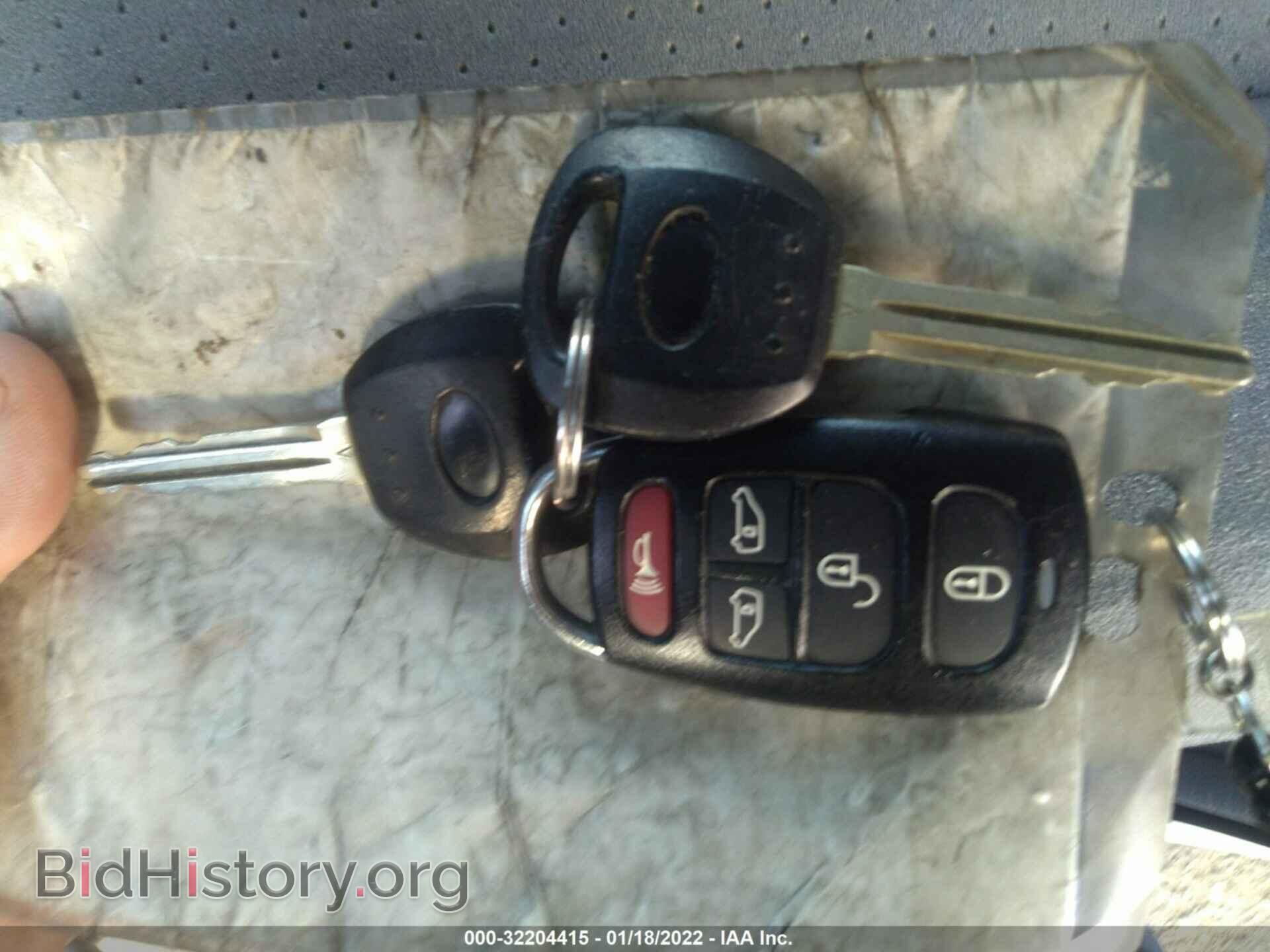 2007 HYUNDAI ENTOURAGE - VIN: KNDMC233376015707 - Photo 11