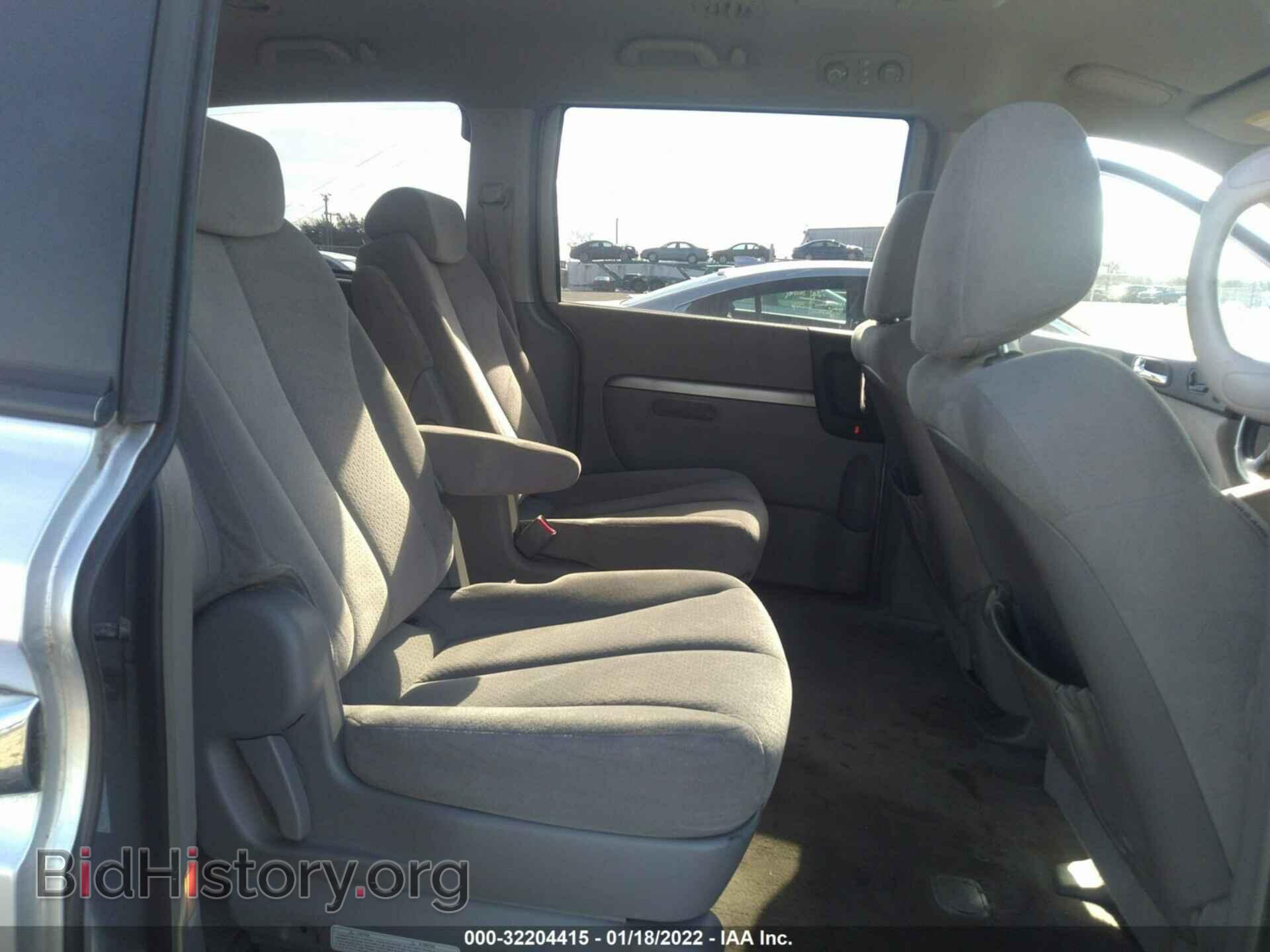 2007 HYUNDAI ENTOURAGE - VIN: KNDMC233376015707 - Photo 8
