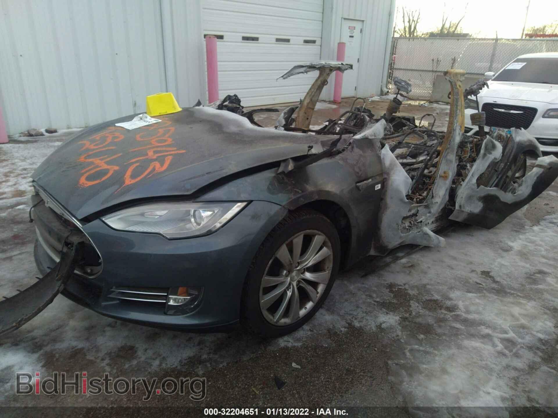 2014 TESLA MODEL S - VIN: 5YJSA1H14EFP30205 - Фото 2