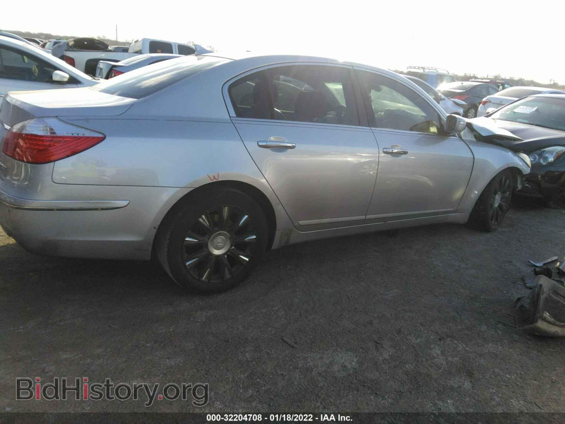2009 HYUNDAI GENESIS - VIN: KMHGC46E39U030143 - Фото 4
