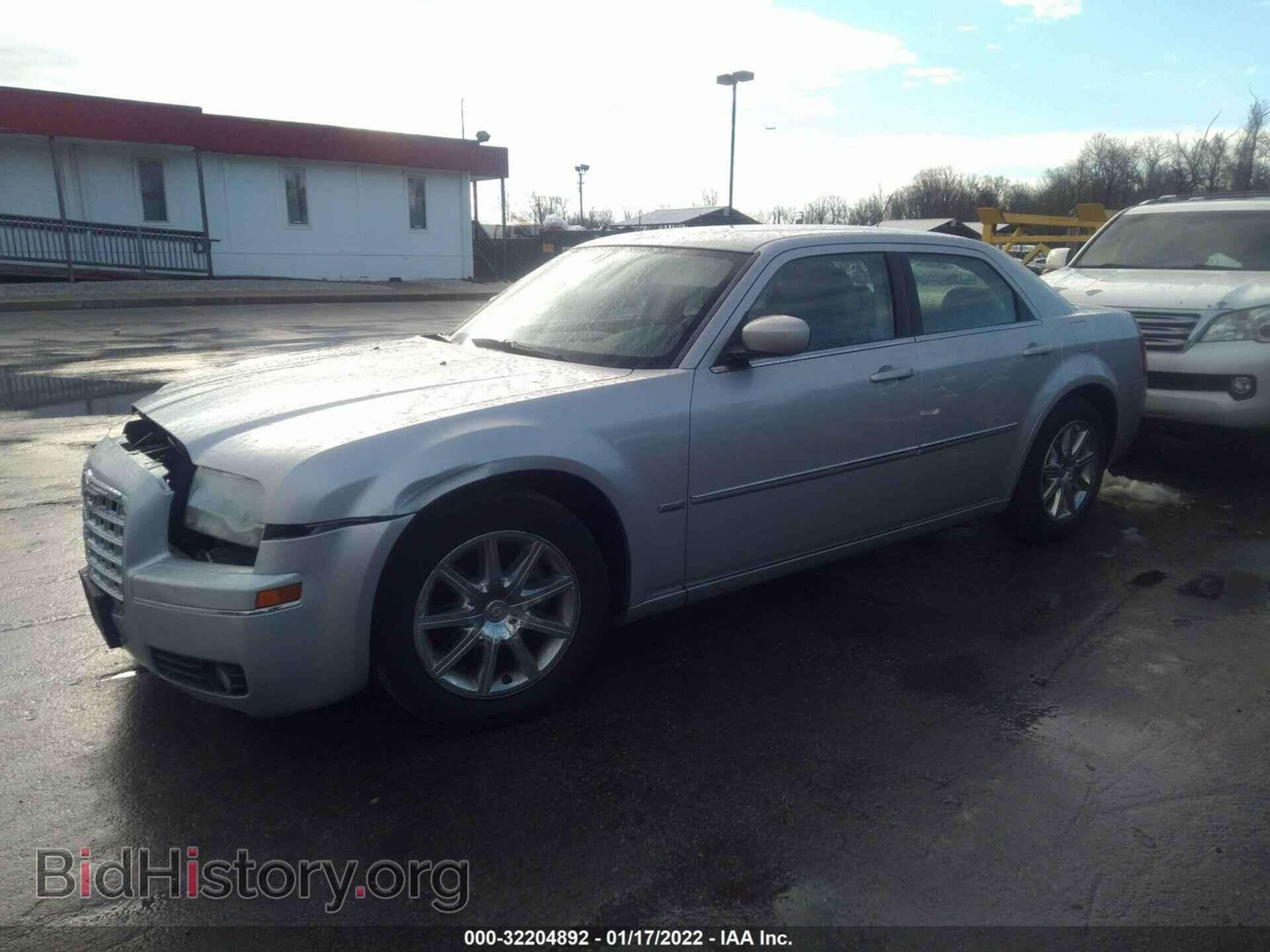 2008 CHRYSLER 300 - VIN: 2C3LA53G58H283278 - Фото 2