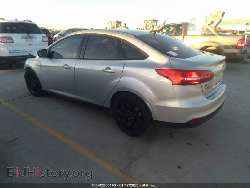 2016 Ford FOCUS (VIN 1FADP3F28GL383112) — photo 3 of 12
