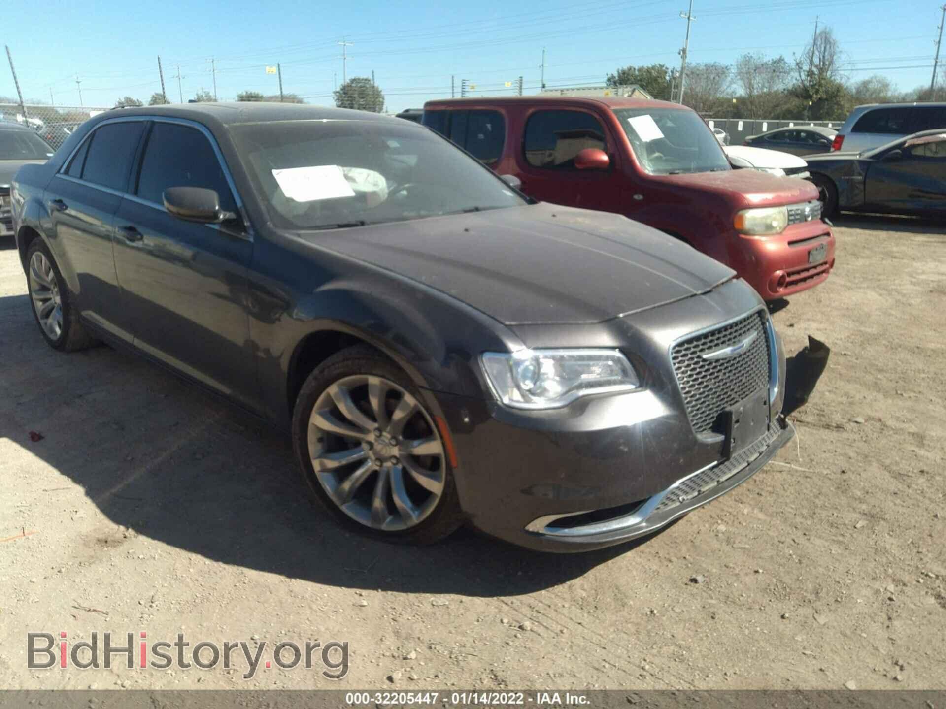Фотография 2C3CCAAG7KH676065 - CHRYSLER 300 2019