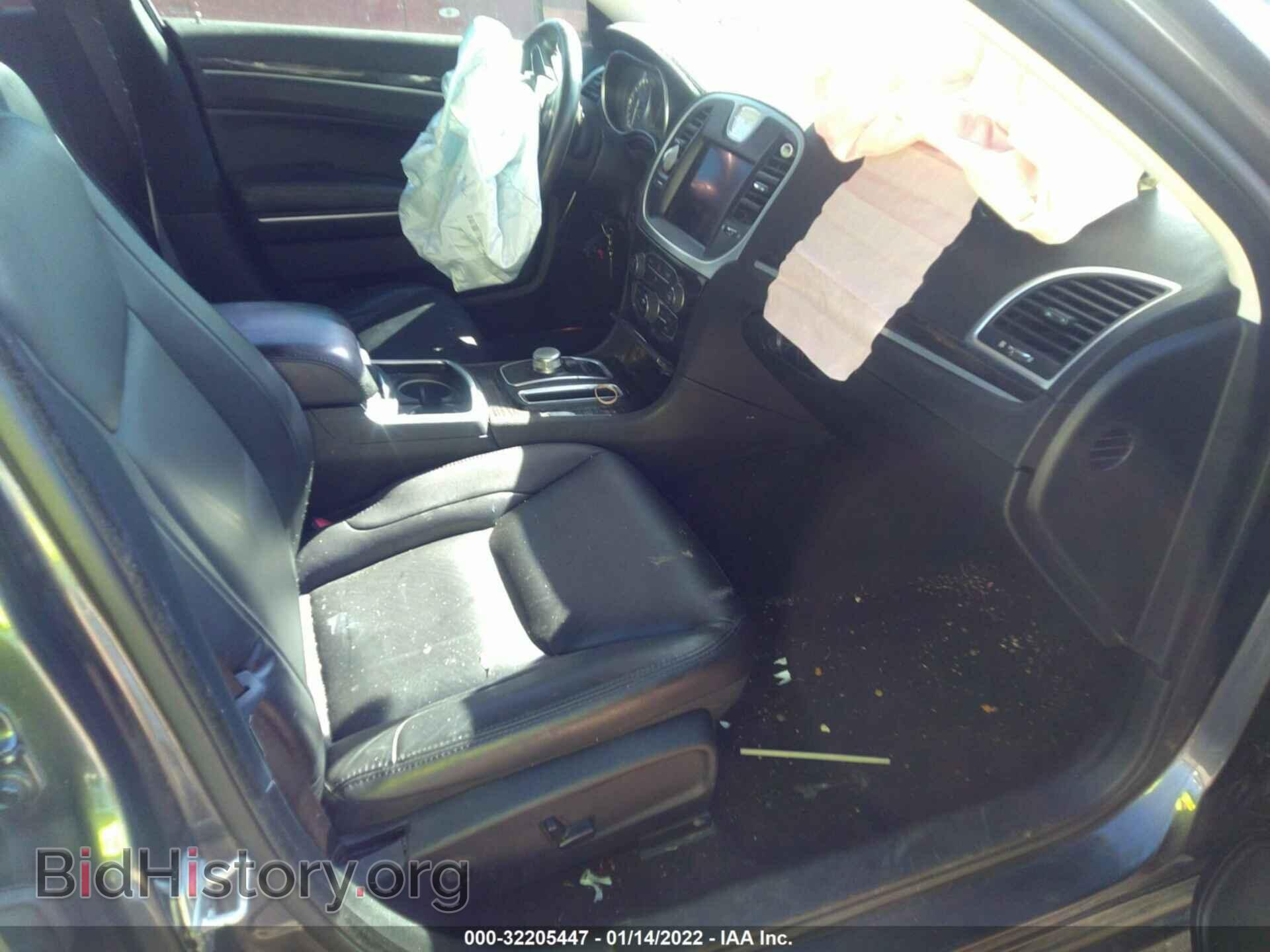 2019 CHRYSLER 300 - VIN: 2C3CCAAG7KH676065 - Фото 5