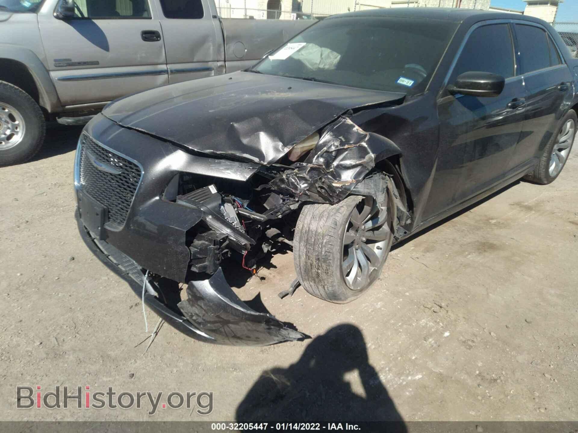 2019 CHRYSLER 300 - VIN: 2C3CCAAG7KH676065 - Фото 6