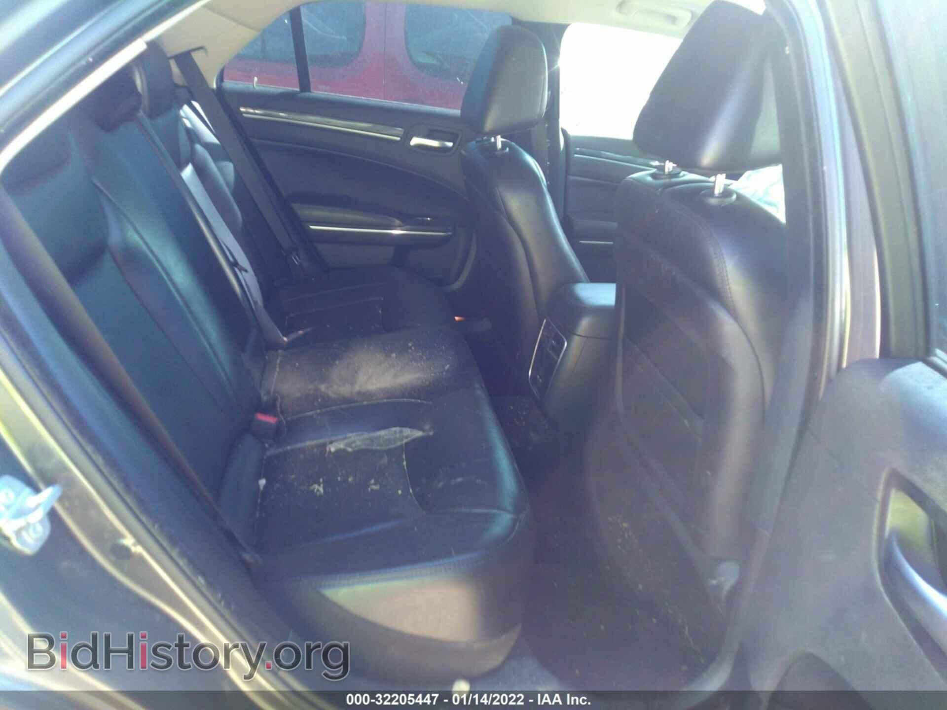 2019 CHRYSLER 300 - VIN: 2C3CCAAG7KH676065 - Фото 8