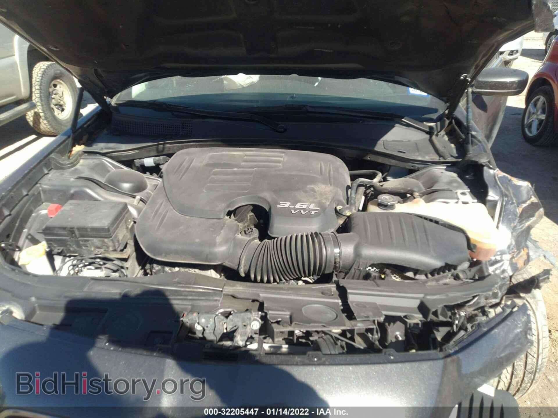 2019 CHRYSLER 300 - VIN: 2C3CCAAG7KH676065 - Фото 10