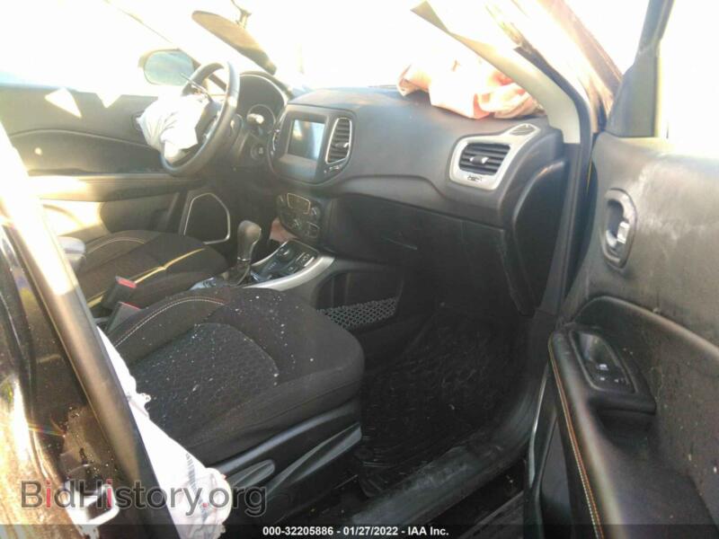 2021 Jeep COMPASS (VIN 3C4NJDAB7MT557054) — photo 5 of 12