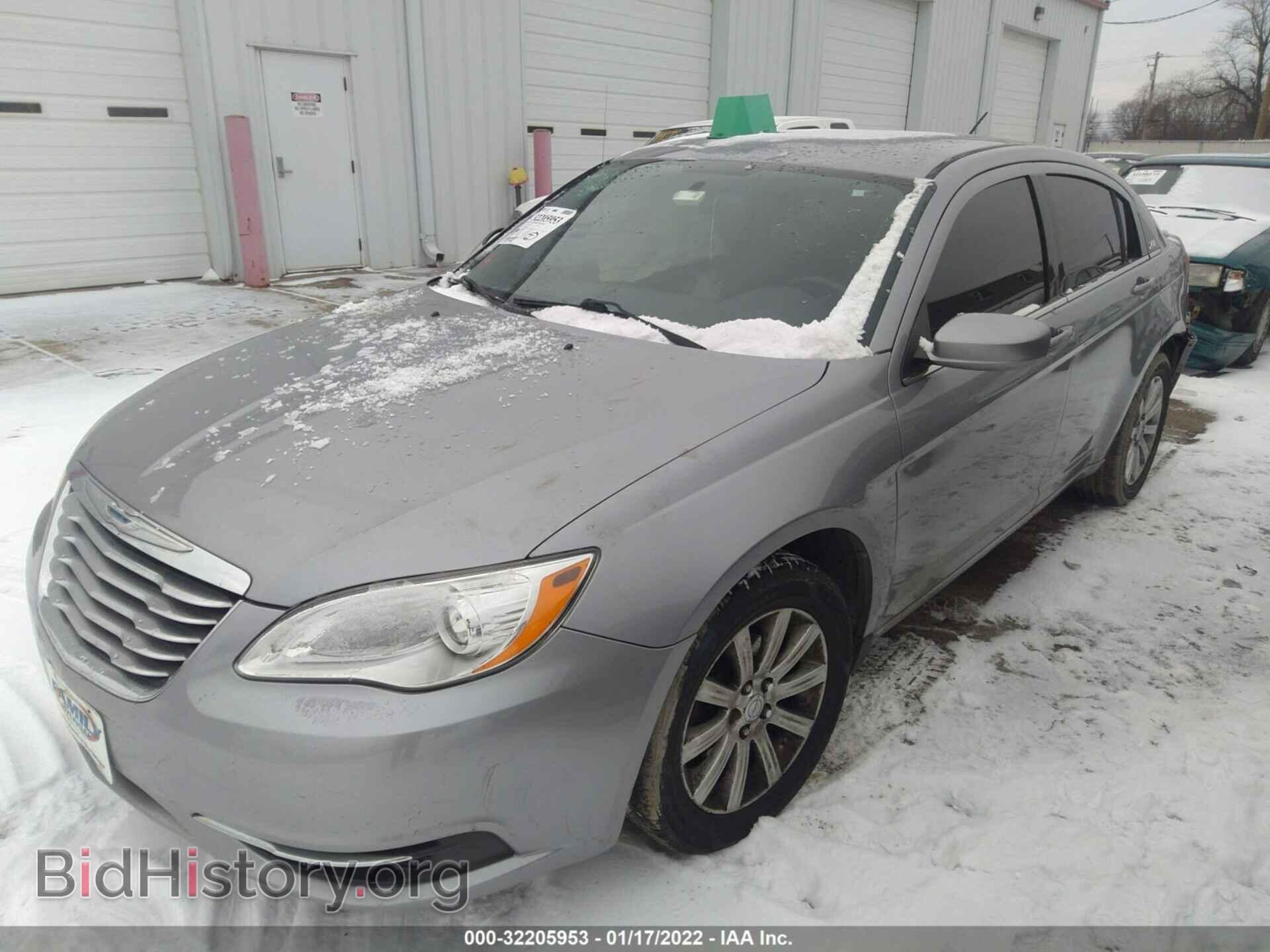 2013 CHRYSLER 200 - VIN: 1C3CCBBB0DN514250 - Фото 2