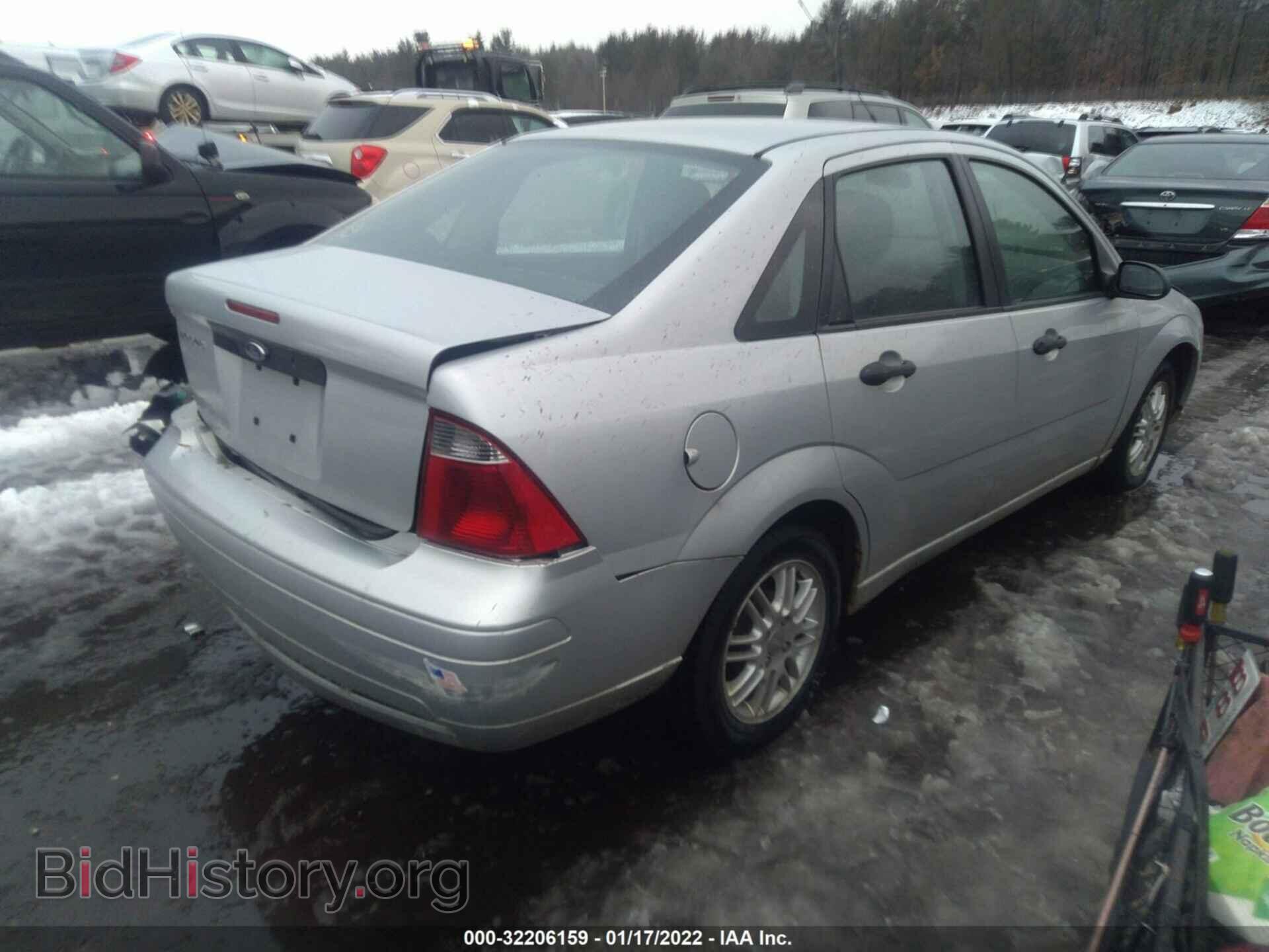 2007 FORD FOCUS - VIN: 1FAFP34N27W108162 - Photo 4