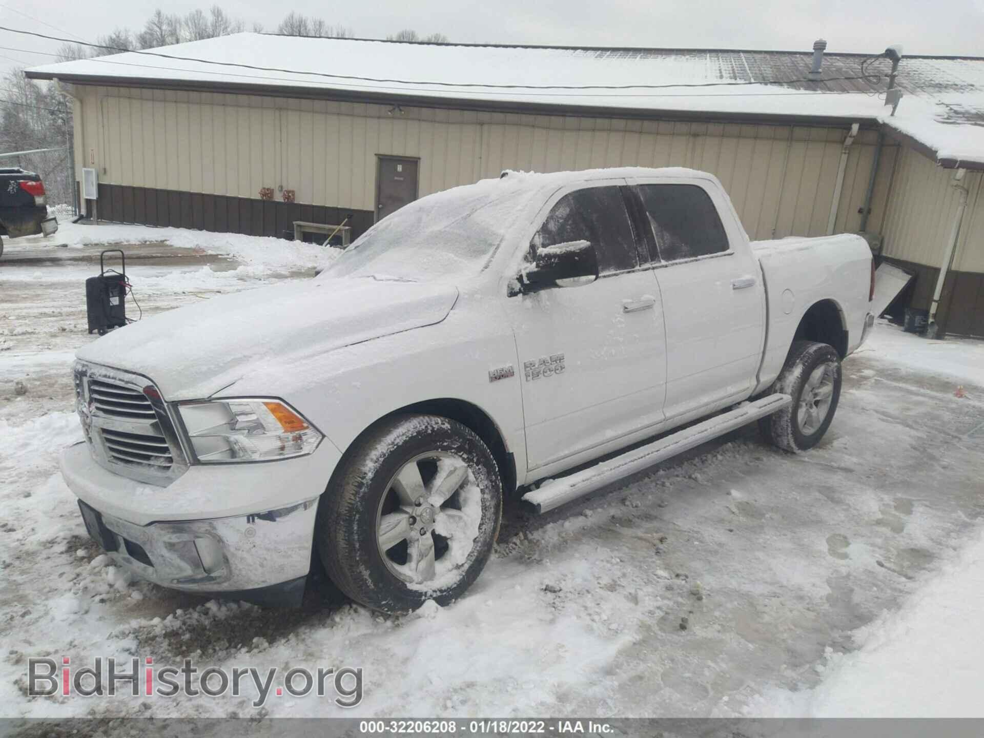 2017 RAM 1500 - VIN: 3C6RR7LTXHG688082 - Фото 2