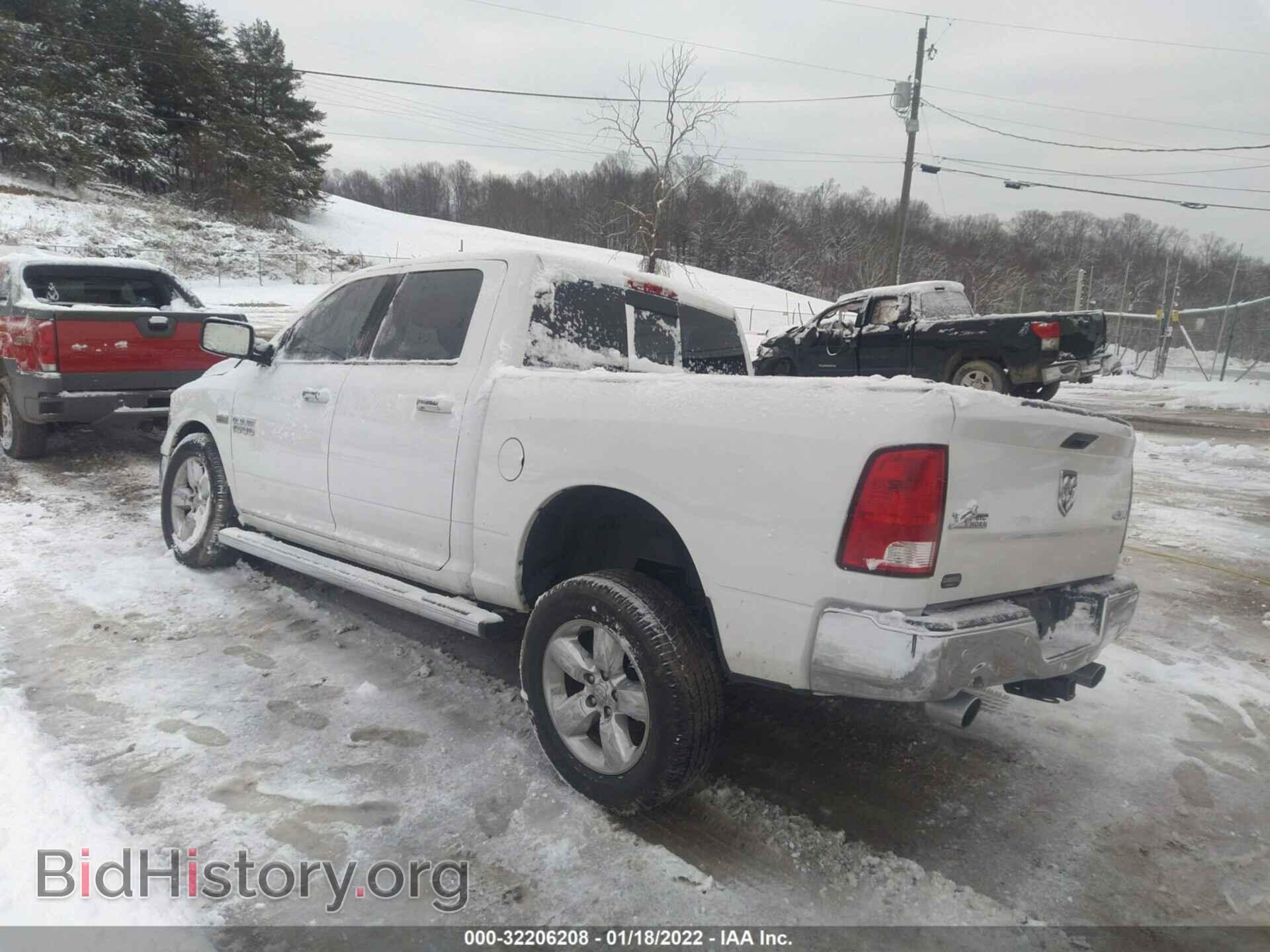 2017 RAM 1500 - VIN: 3C6RR7LTXHG688082 - Фото 3