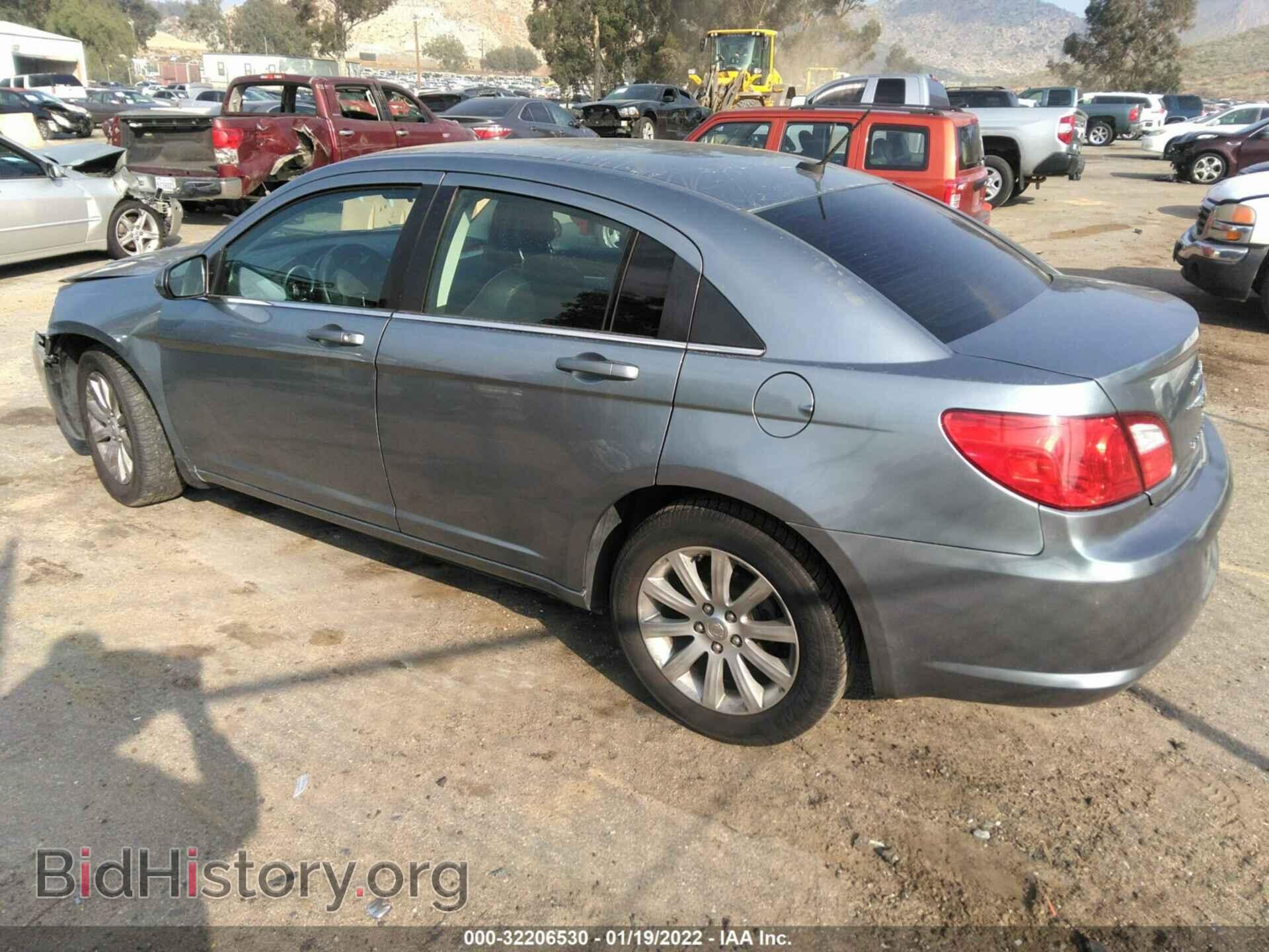 2010 CHRYSLER SEBRING - VIN: 1C3CC5FB1AN165123 - Фото 3