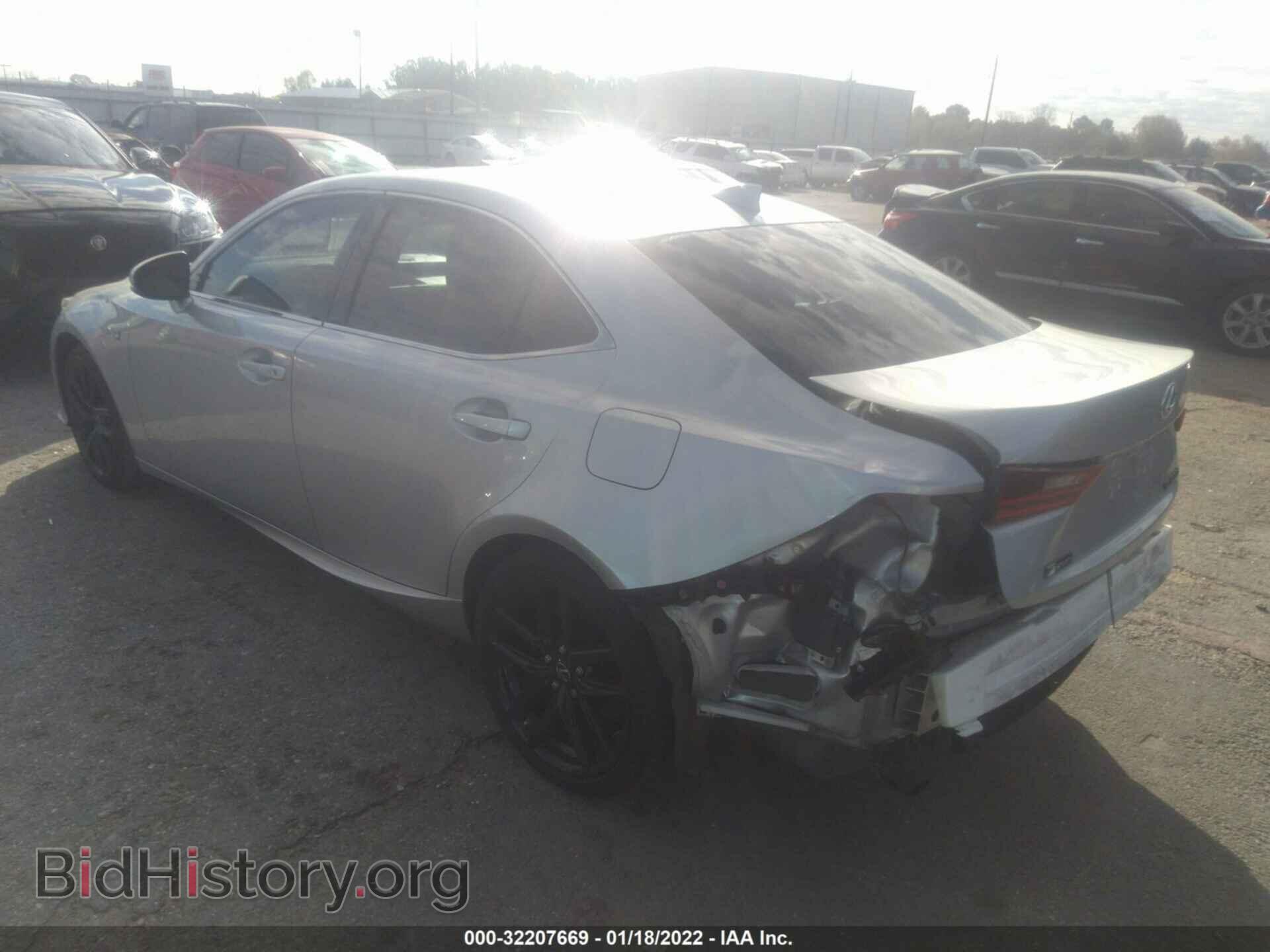 2016 LEXUS IS 200T - VIN: JTHBA1D23G5015983 - Фото 3