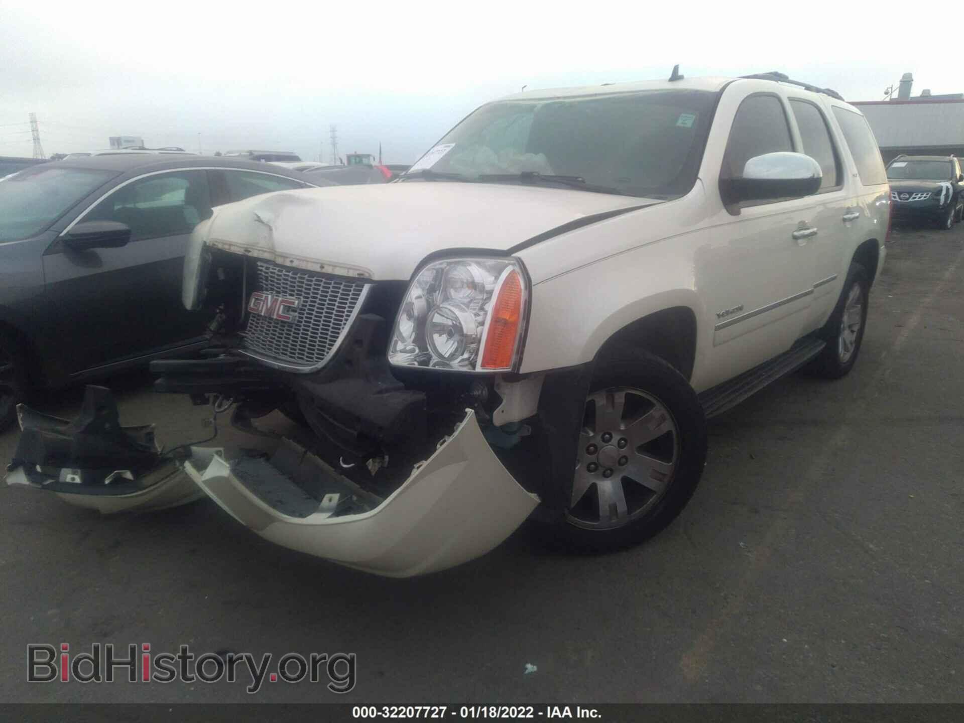 2011 GMC YUKON - VIN: 1GKS1CE0XBR353526 - Фото 2