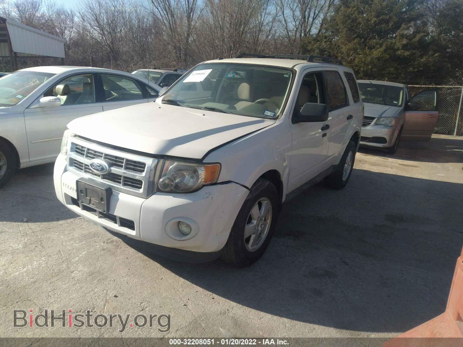 2011 FORD ESCAPE - VIN: 1FMCU0D78BKA38040 - Фото 2