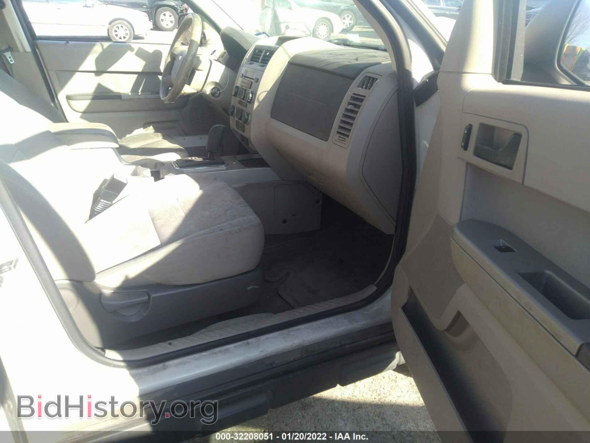 2011 FORD ESCAPE - VIN: 1FMCU0D78BKA38040 - Фото 5