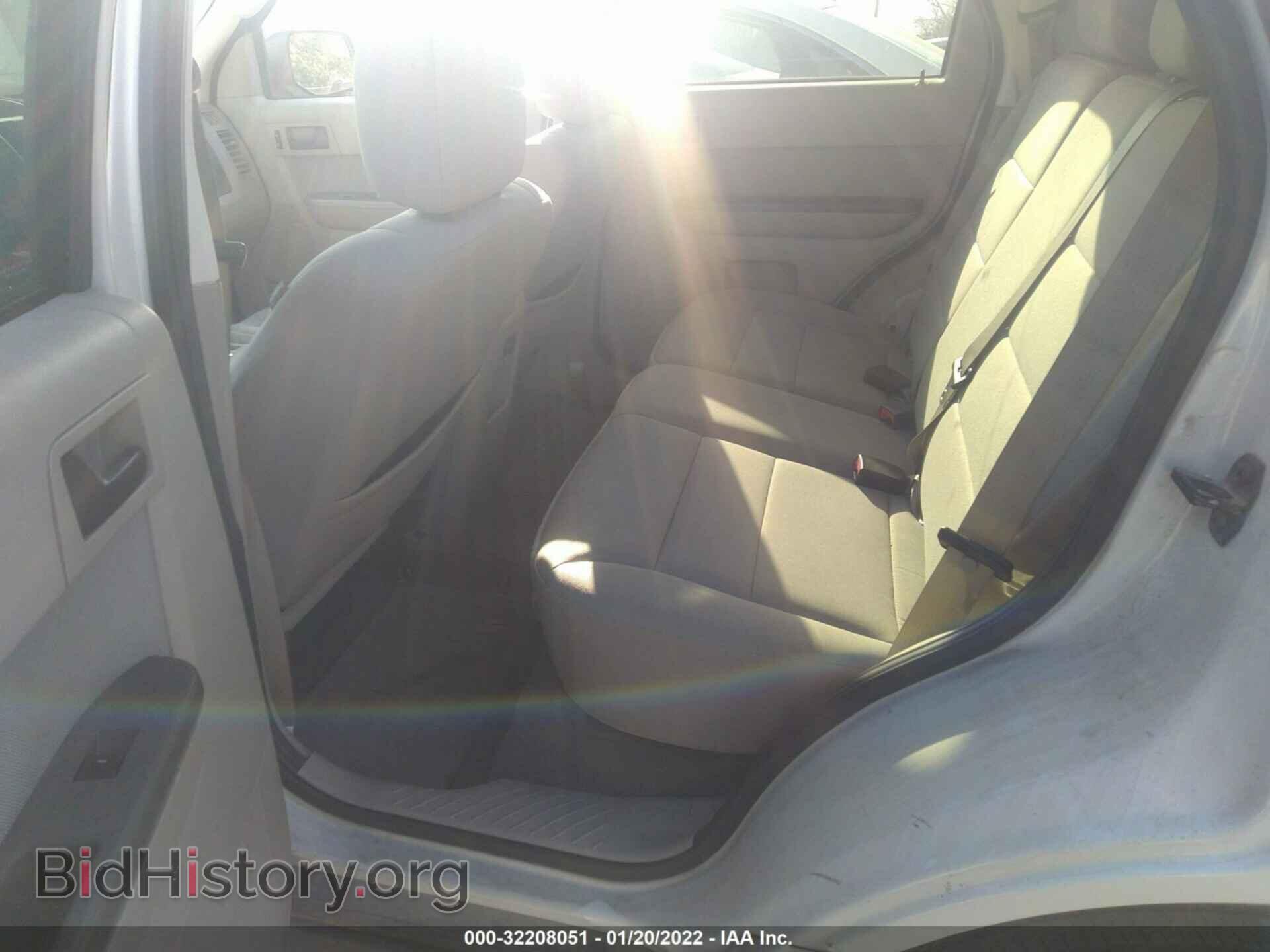 2011 FORD ESCAPE - VIN: 1FMCU0D78BKA38040 - Фото 8