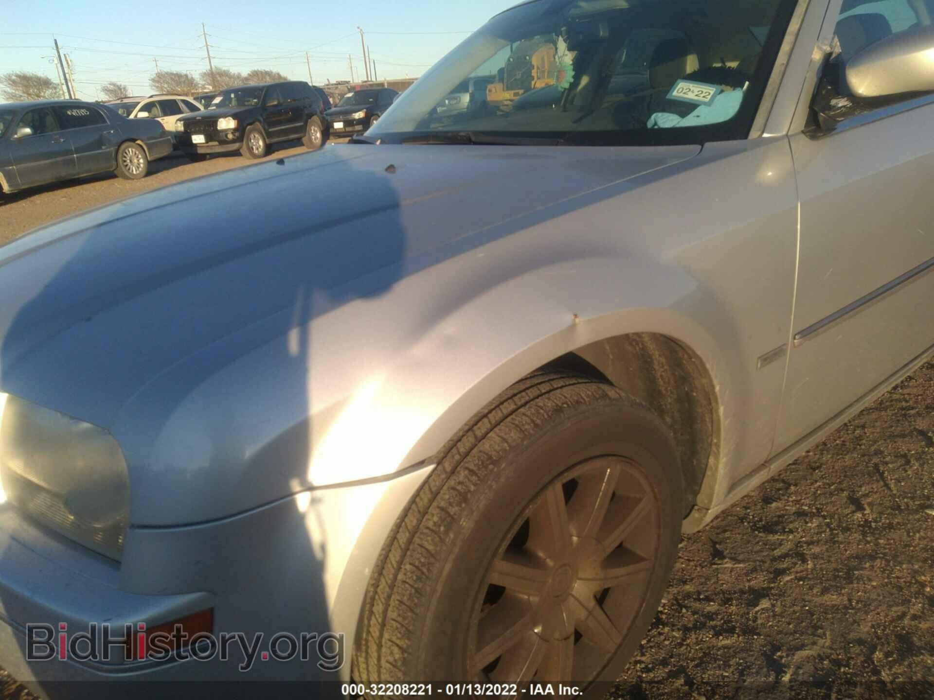 2008 CHRYSLER 300 - VIN: 2C3LA53G78H236205 - Фото 2