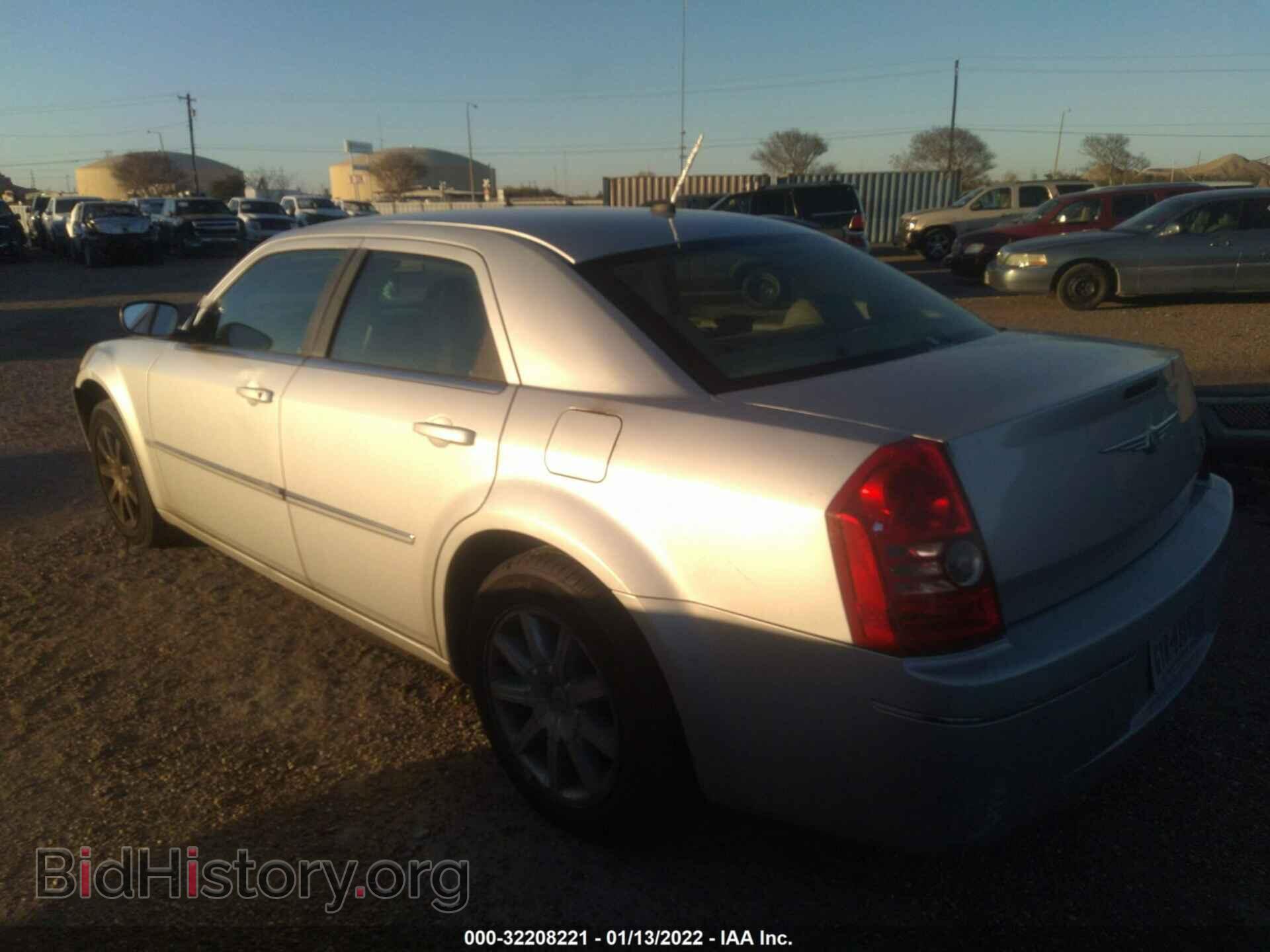 2008 CHRYSLER 300 - VIN: 2C3LA53G78H236205 - Фото 3