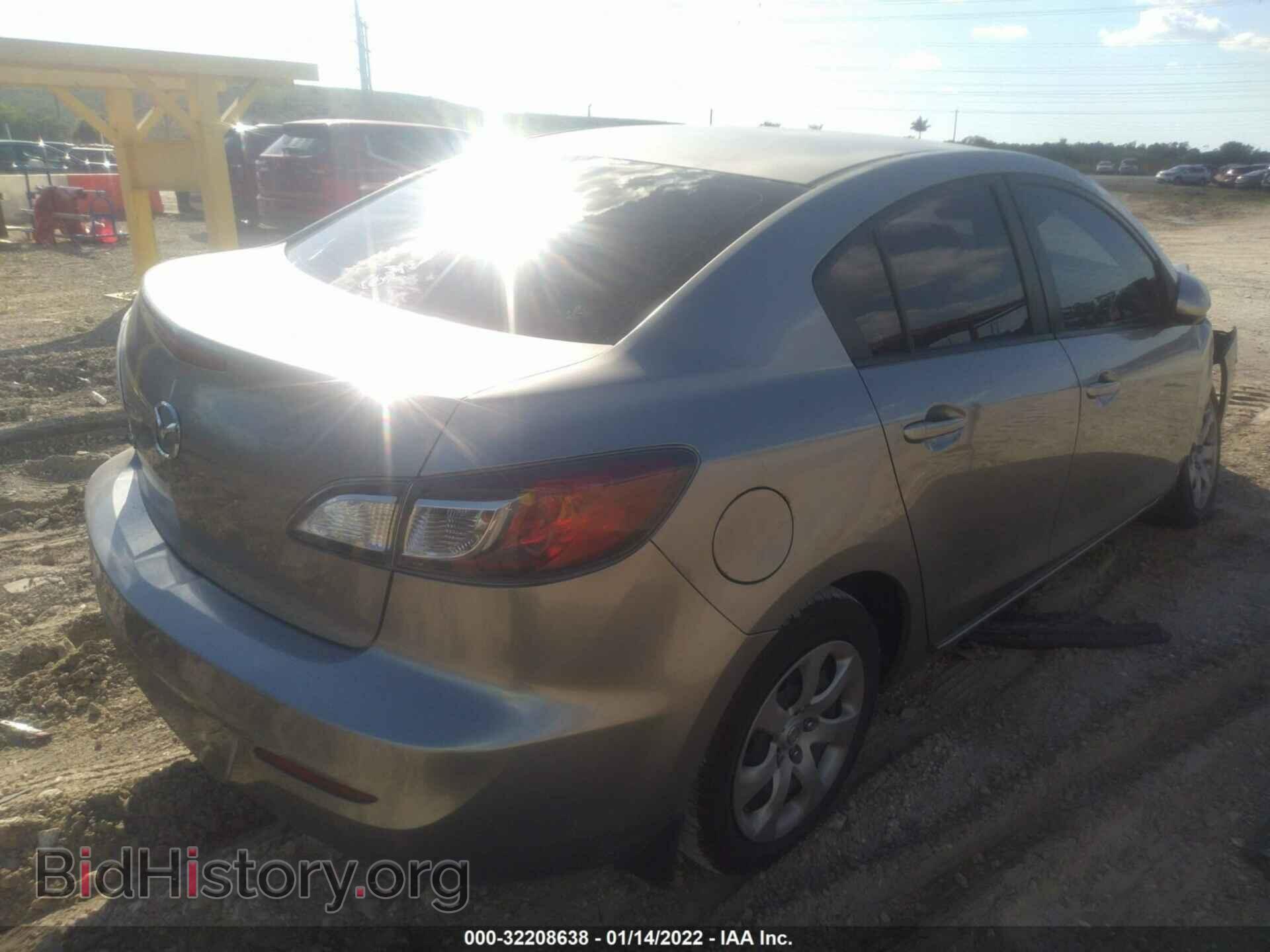 2013 MAZDA MAZDA3 - VIN: JM1BL1TF1D1824448 - Фото 4