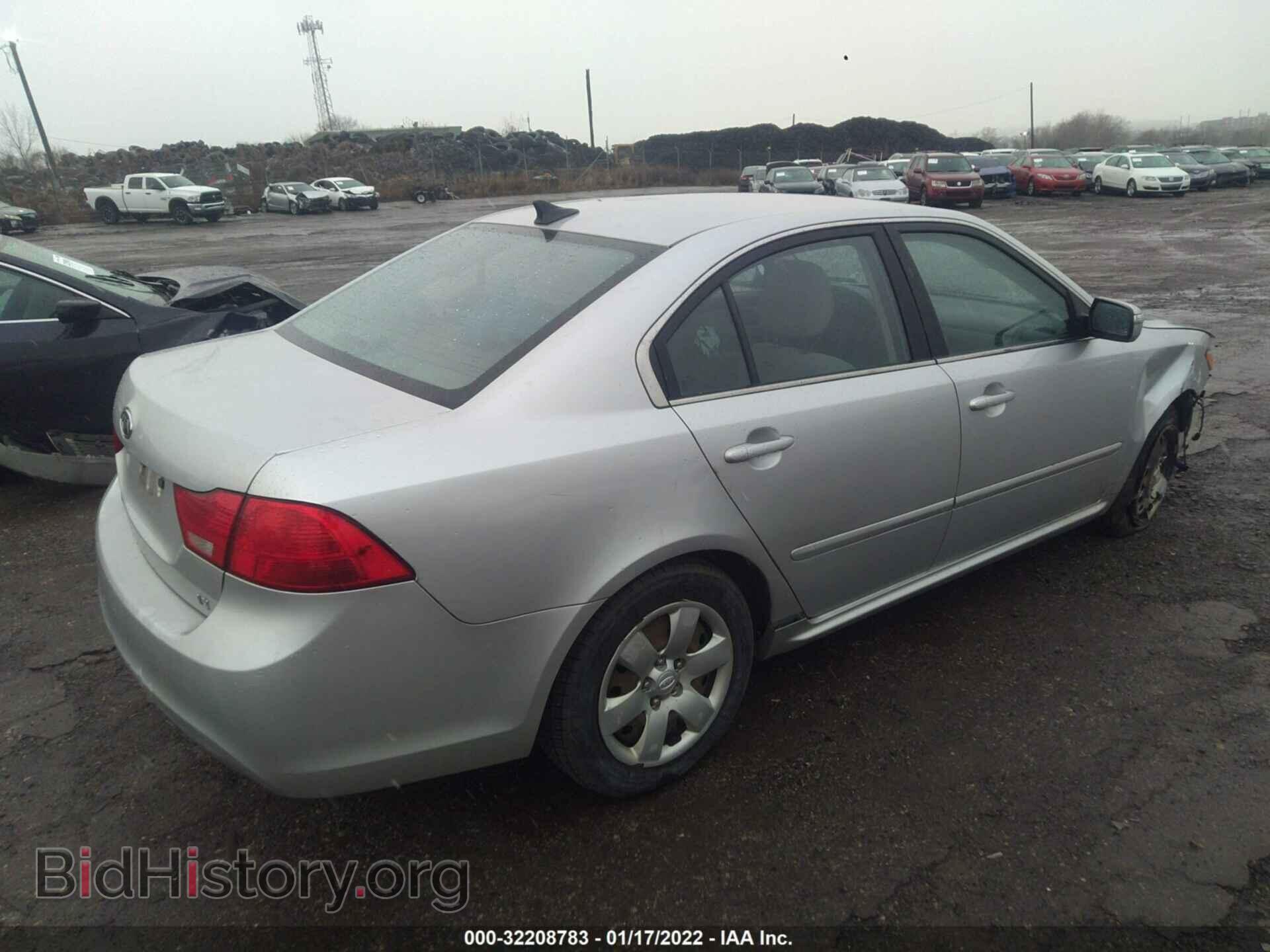 2009 KIA OPTIMA - VIN: KNAGE228X95317988 - Фото 4