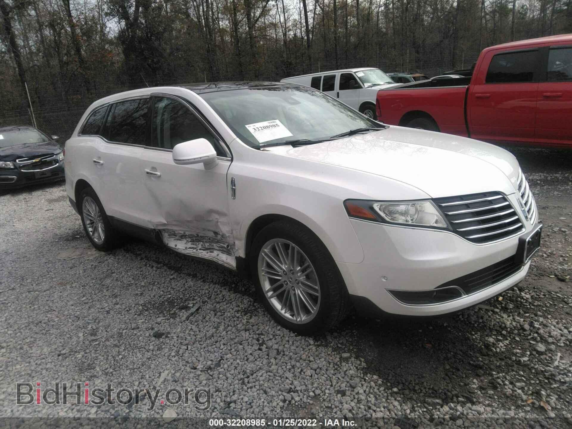 Photo 2LMHJ5AT5KBL00852 - LINCOLN MKT 2019