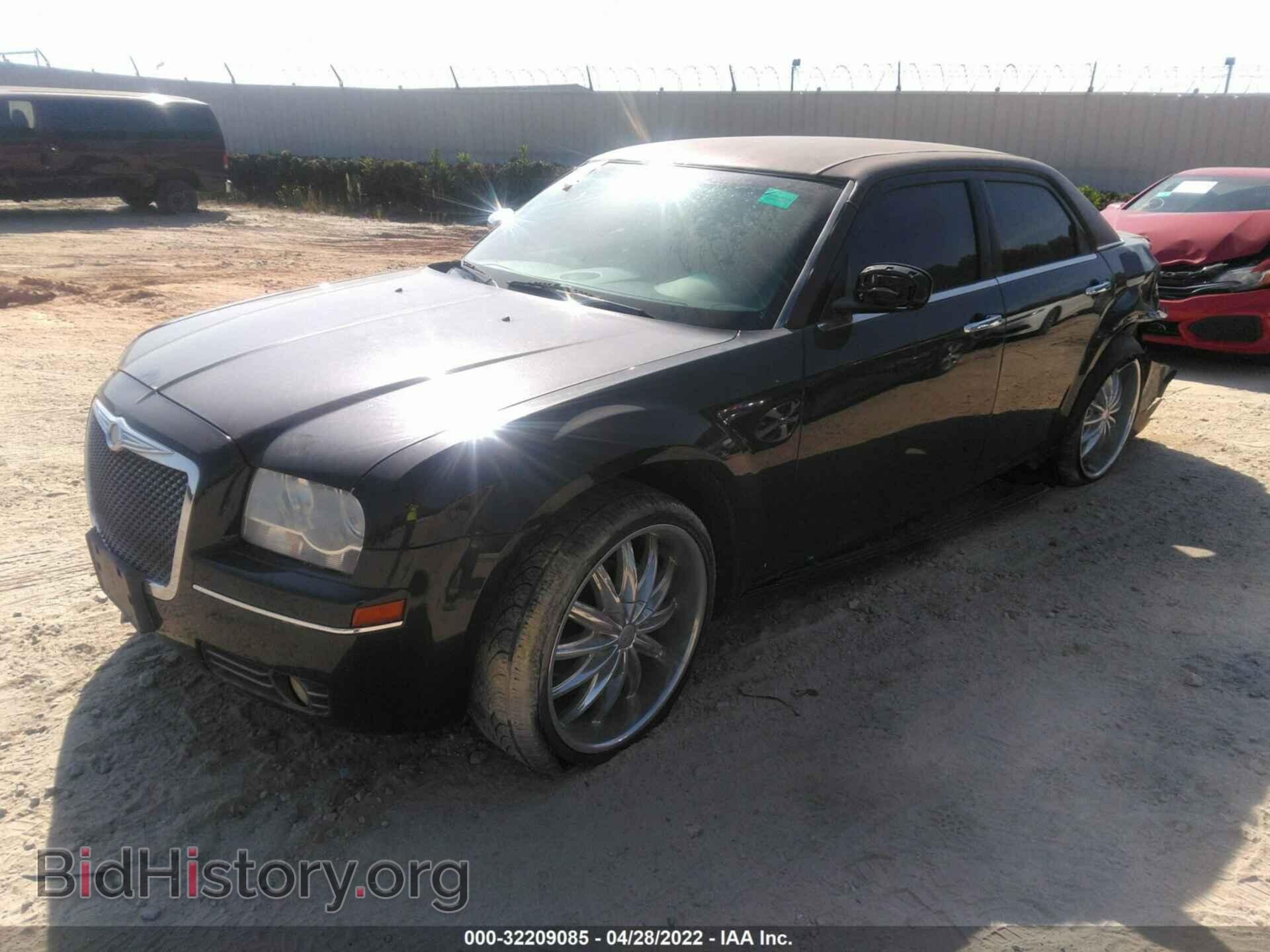 2010 CHRYSLER 300 - VIN: 2C3CA4CD1AH123159 - Фото 2