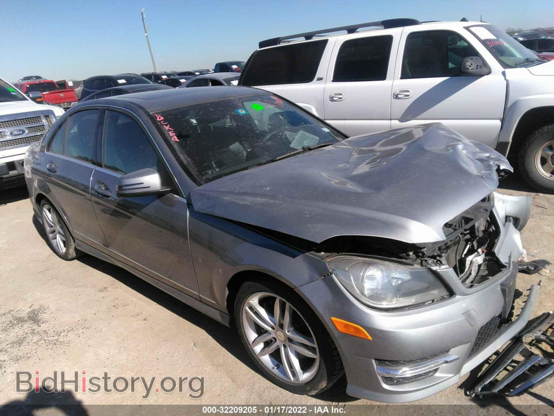 Photo WDDGF8ABXDA867696 - MERCEDES-BENZ C-CLASS 2013
