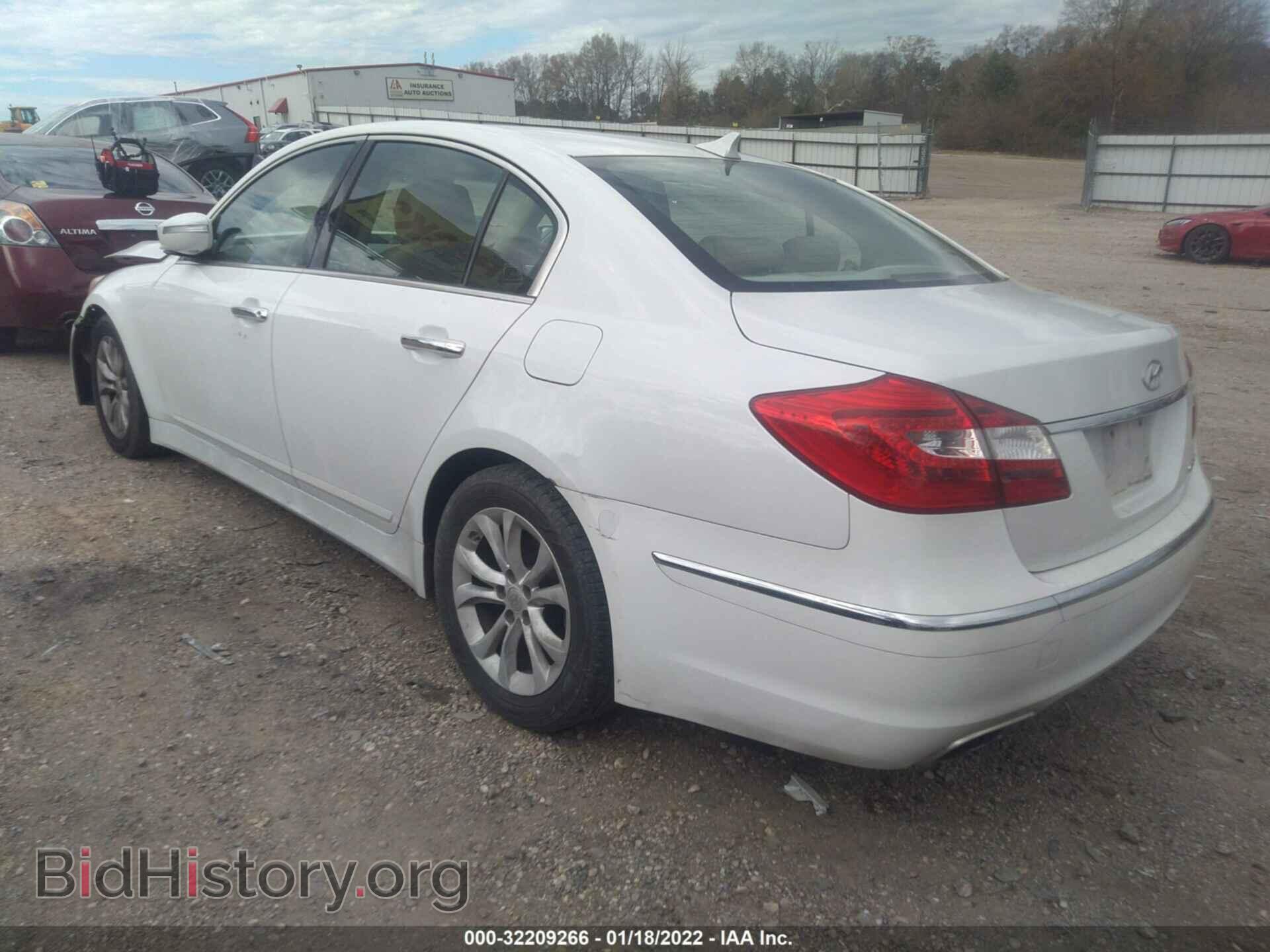 2013 HYUNDAI GENESIS - VIN: KMHGC4DD9DU246582 - Фото 3