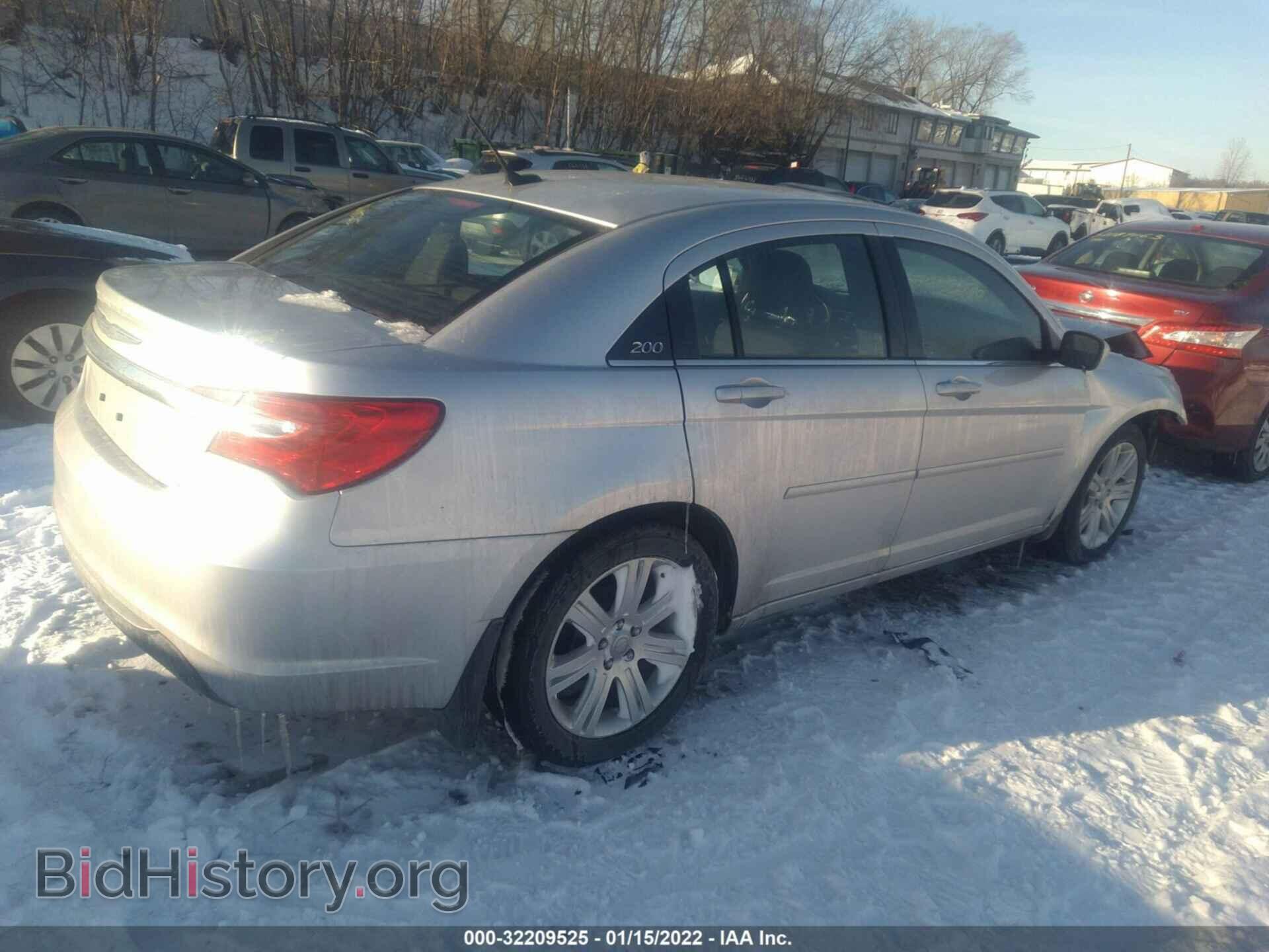 2011 CHRYSLER 200 - VIN: 1C3BC1FB3BN615831 - Photo 4