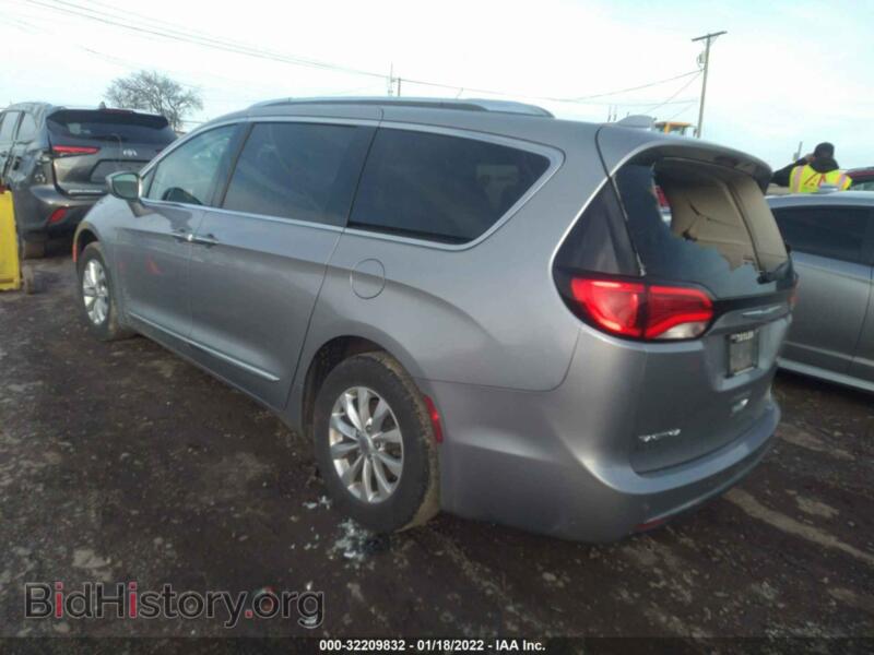 2018 Chrysler PACIFICA (VIN 2C4RC1BG6JR279587) — фото 3 из 10