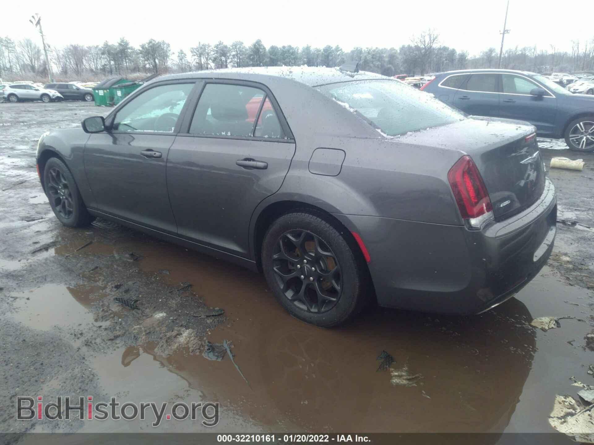 2019 CHRYSLER 300 - VIN: 2C3CCAGG5KH586081 - Фото 3