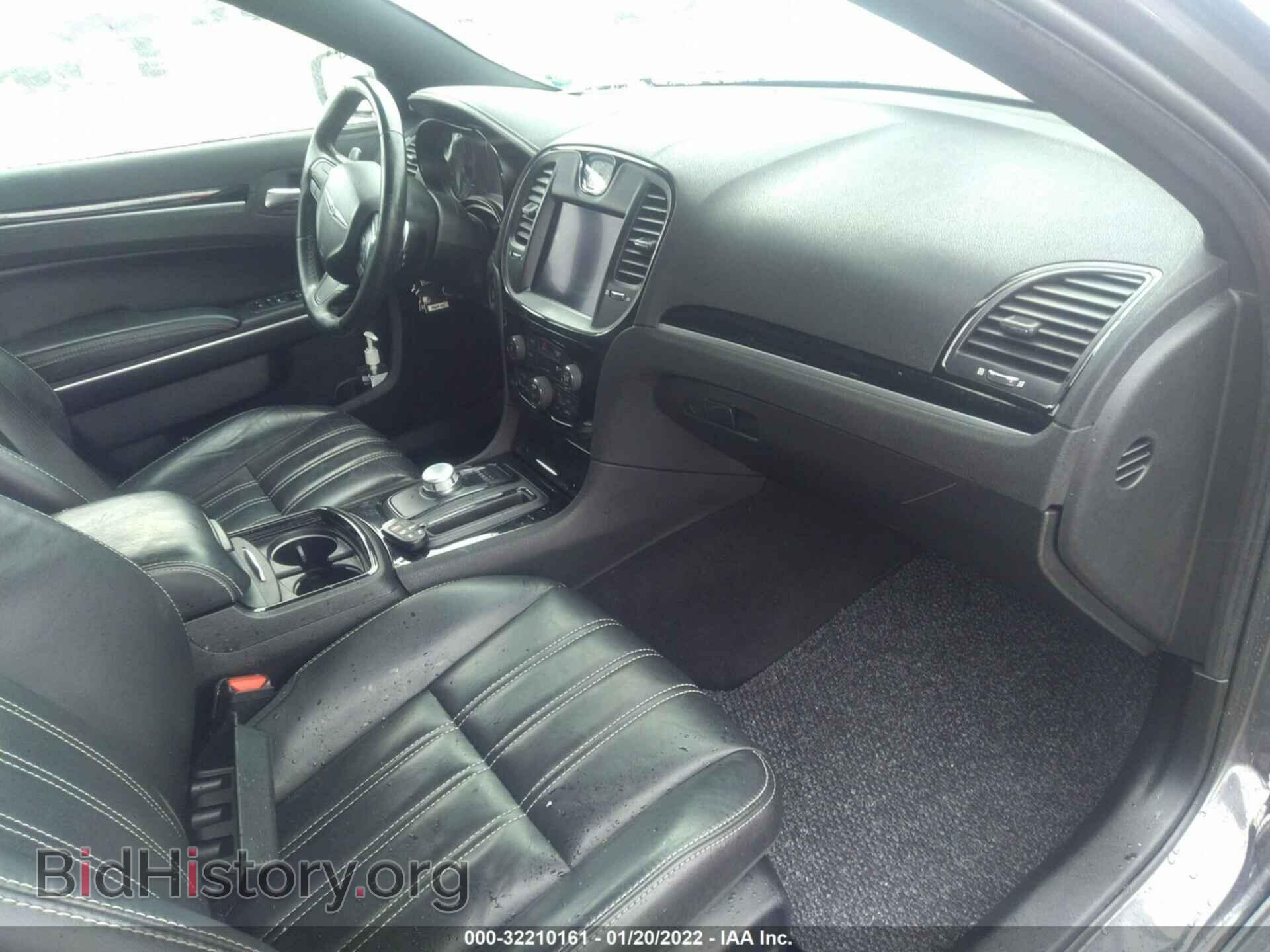 2019 CHRYSLER 300 - VIN: 2C3CCAGG5KH586081 - Фото 5