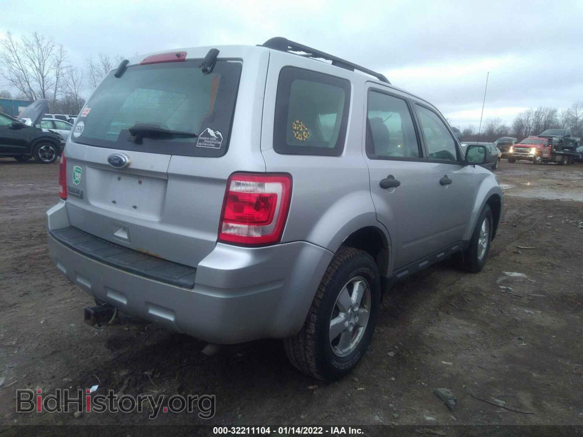 2010 FORD ESCAPE - VIN: 1FMCU0C71AKB30882 - Фото 4