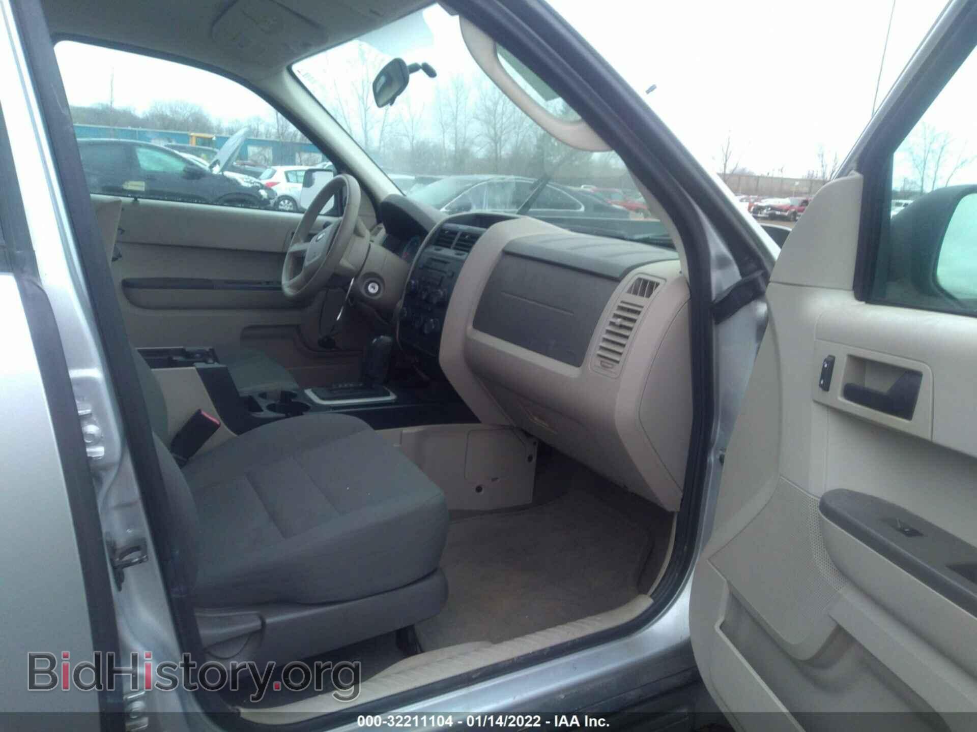 2010 FORD ESCAPE - VIN: 1FMCU0C71AKB30882 - Фото 5
