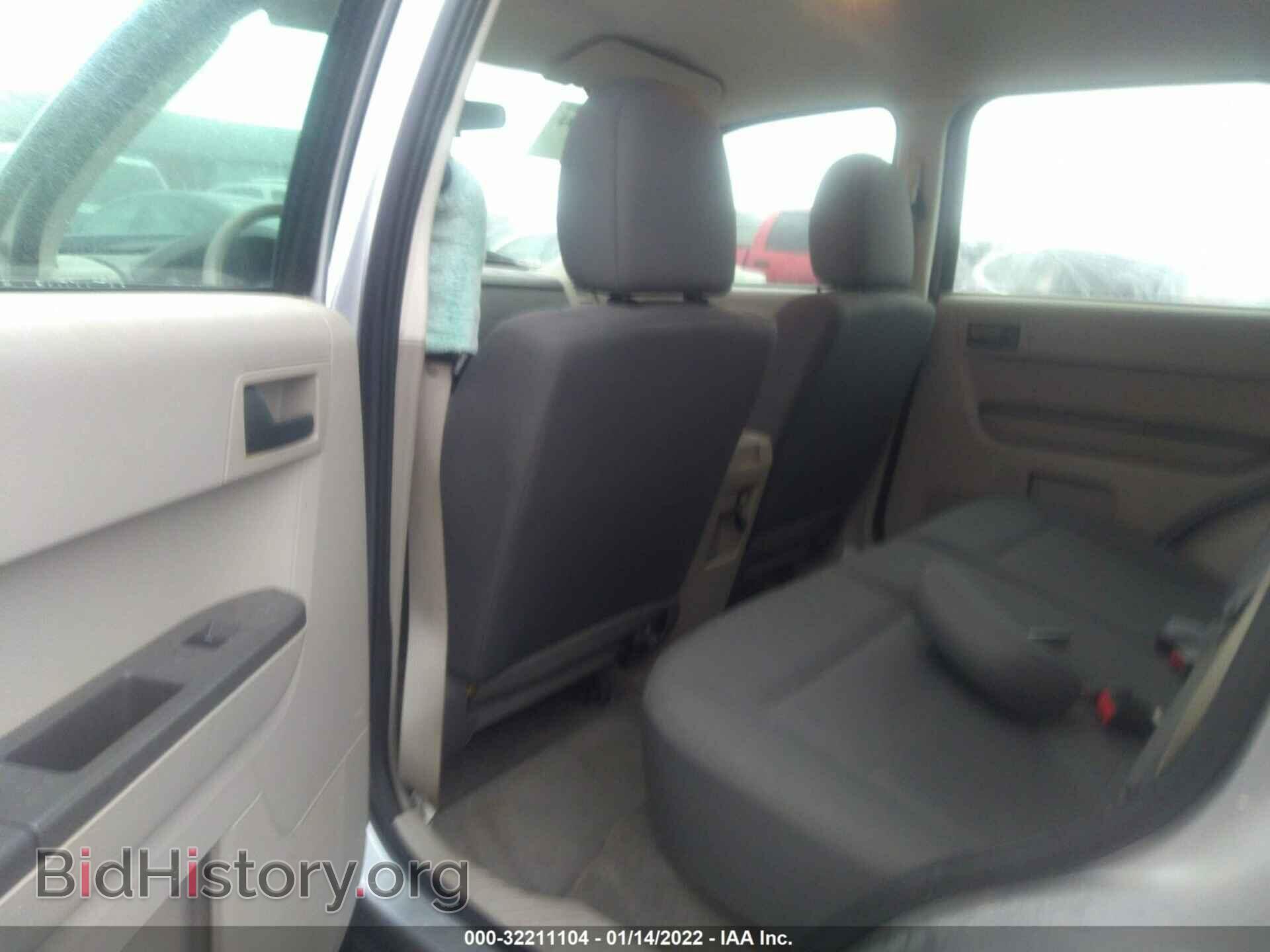 2010 FORD ESCAPE - VIN: 1FMCU0C71AKB30882 - Фото 8