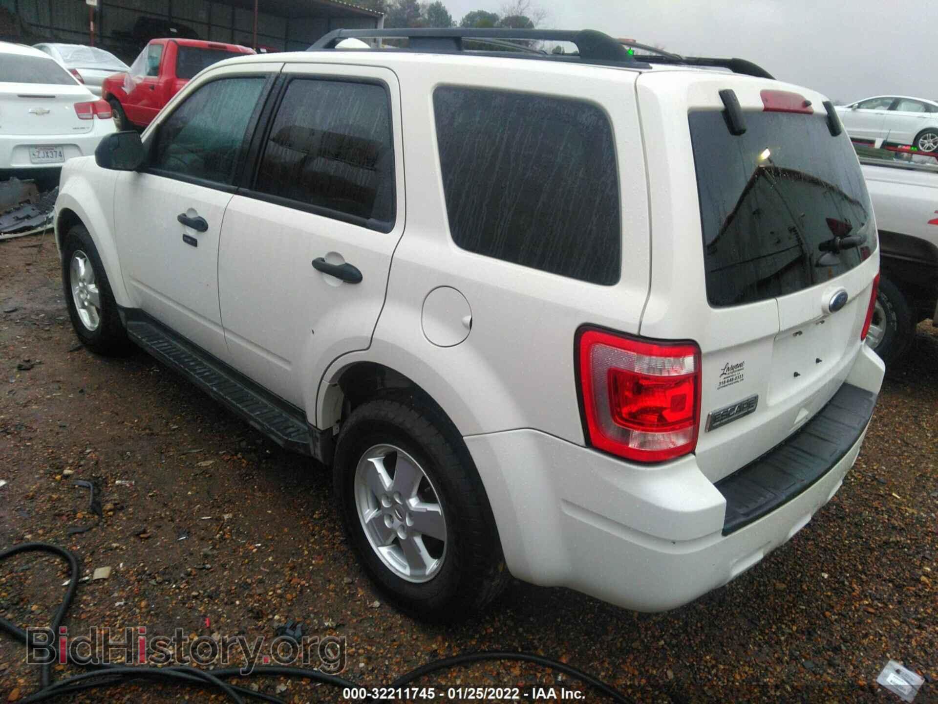 2011 FORD ESCAPE - VIN: 1FMCU0D70BKB43980 - Фото 3
