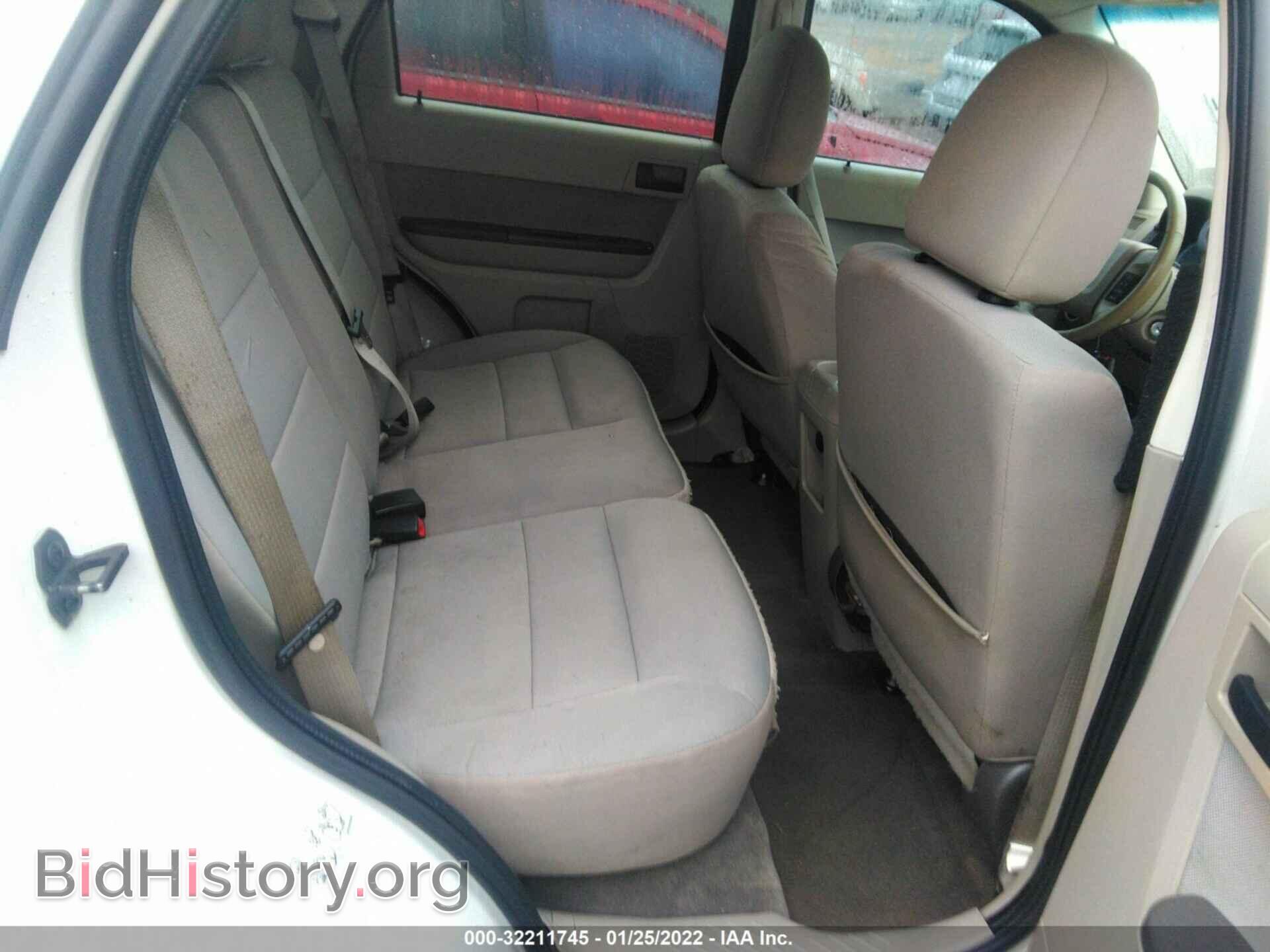 2011 FORD ESCAPE - VIN: 1FMCU0D70BKB43980 - Фото 8