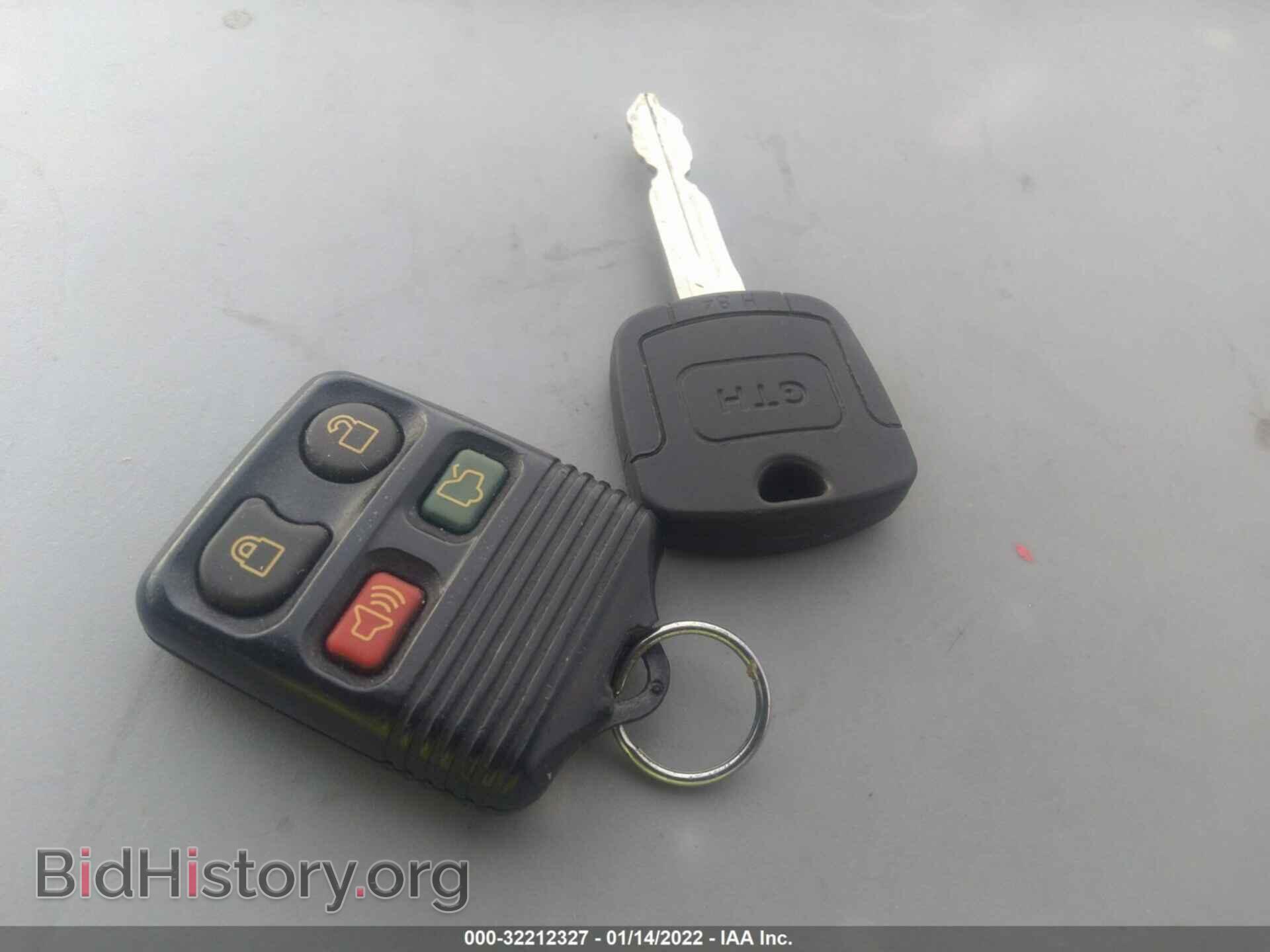 2009 FORD FOCUS - VIN: 1FAHP35N09W106002 - Фото 11