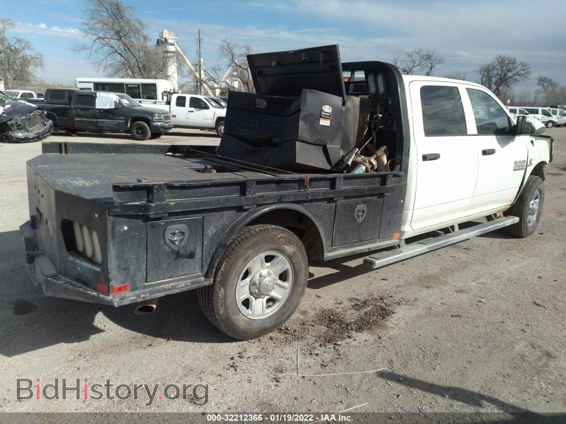 2018 RAM 2500 - VIN: 3C6UR5HL7JG206875 - Photo 4