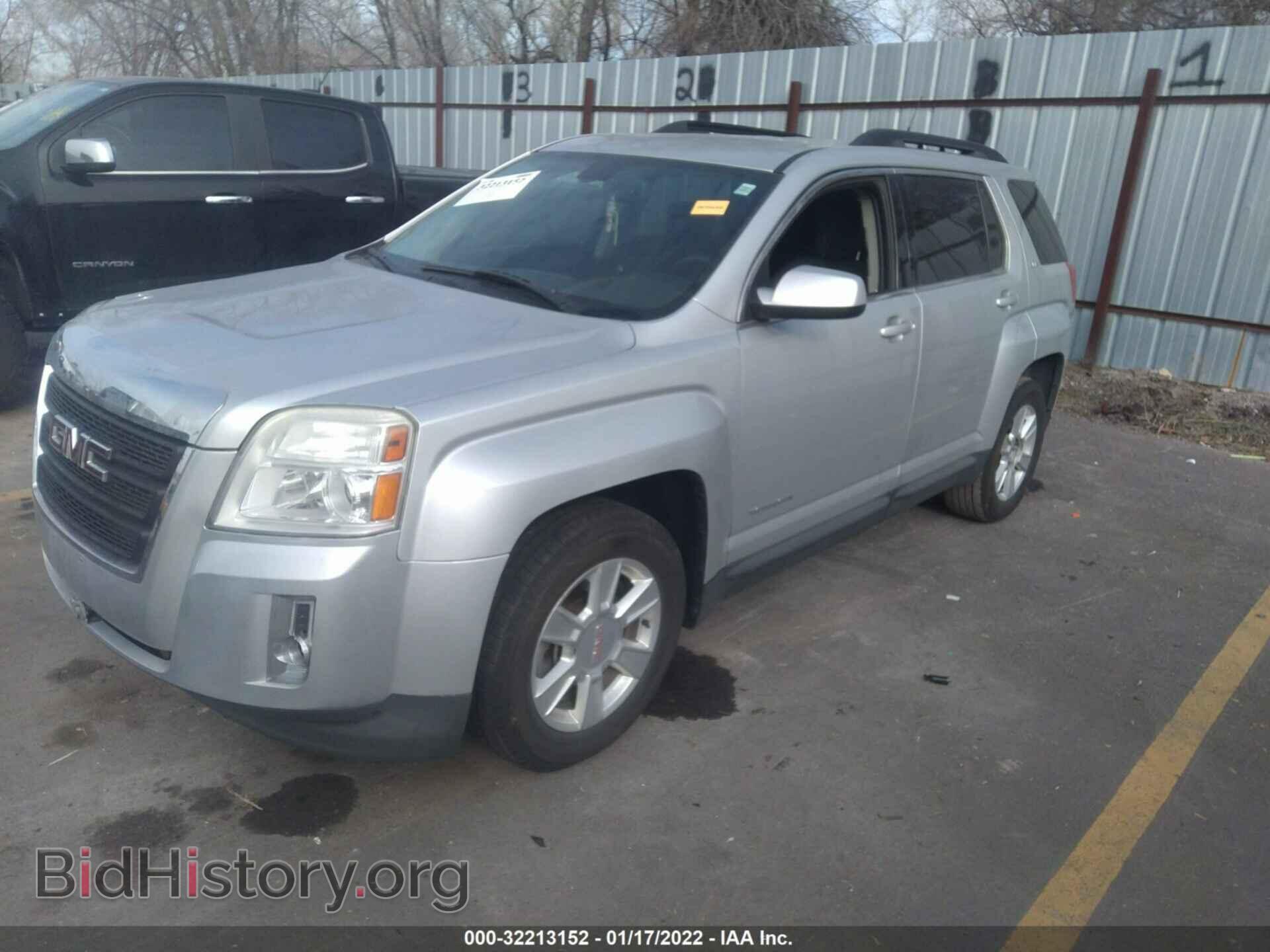 2010 GMC TERRAIN - VIN: 2CTFLEEW4A6270518 - Photo 2