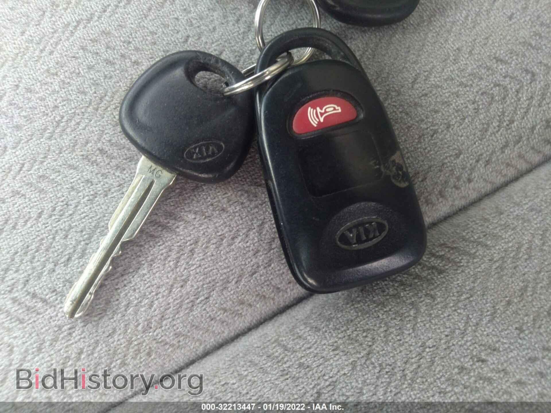 2006 KIA OPTIMA - VIN: KNAGE123765052957 - Фото 10