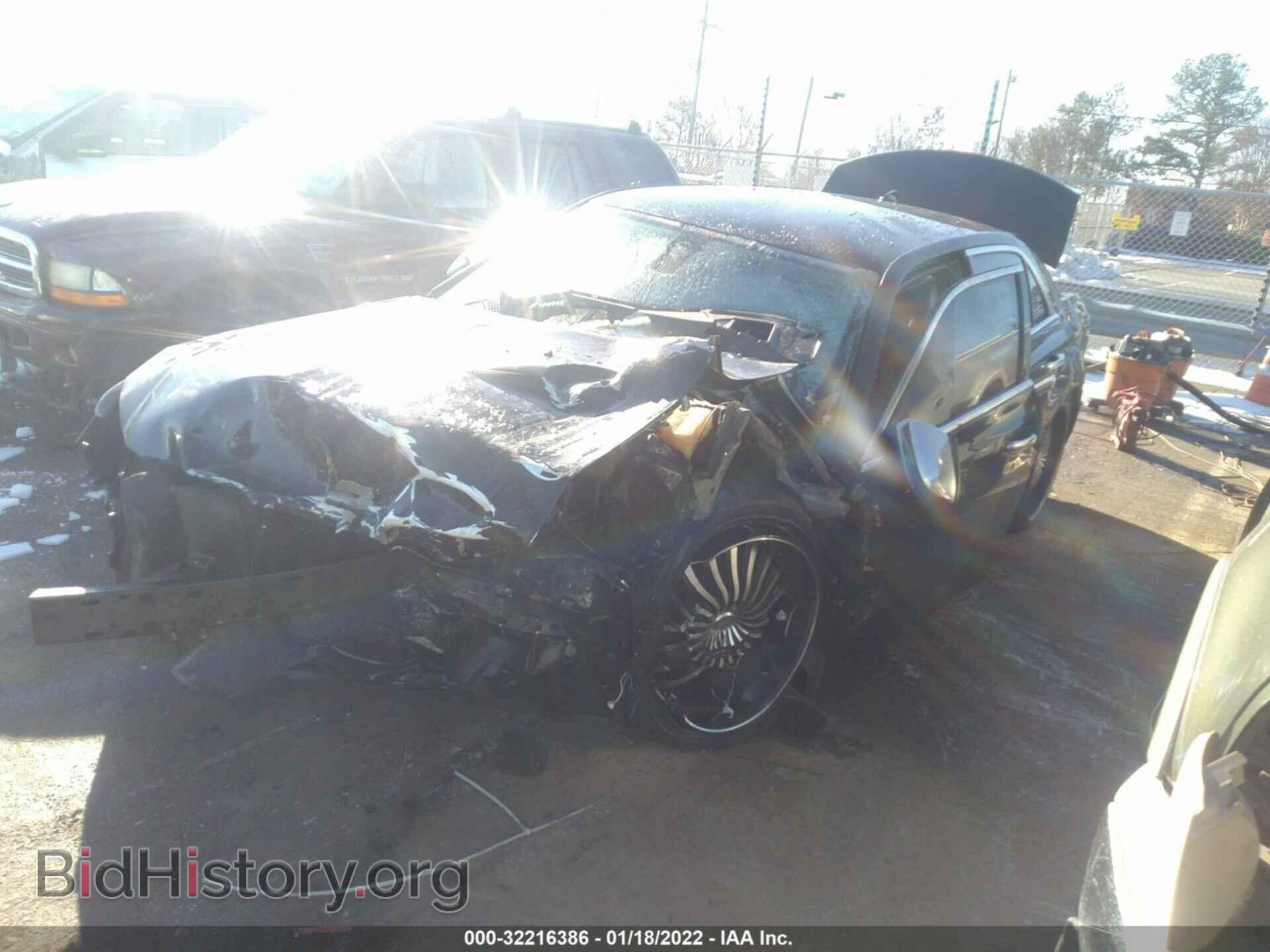 2019 CHRYSLER 300 - VIN: 2C3CCAEG7KH528542 - Фото 2
